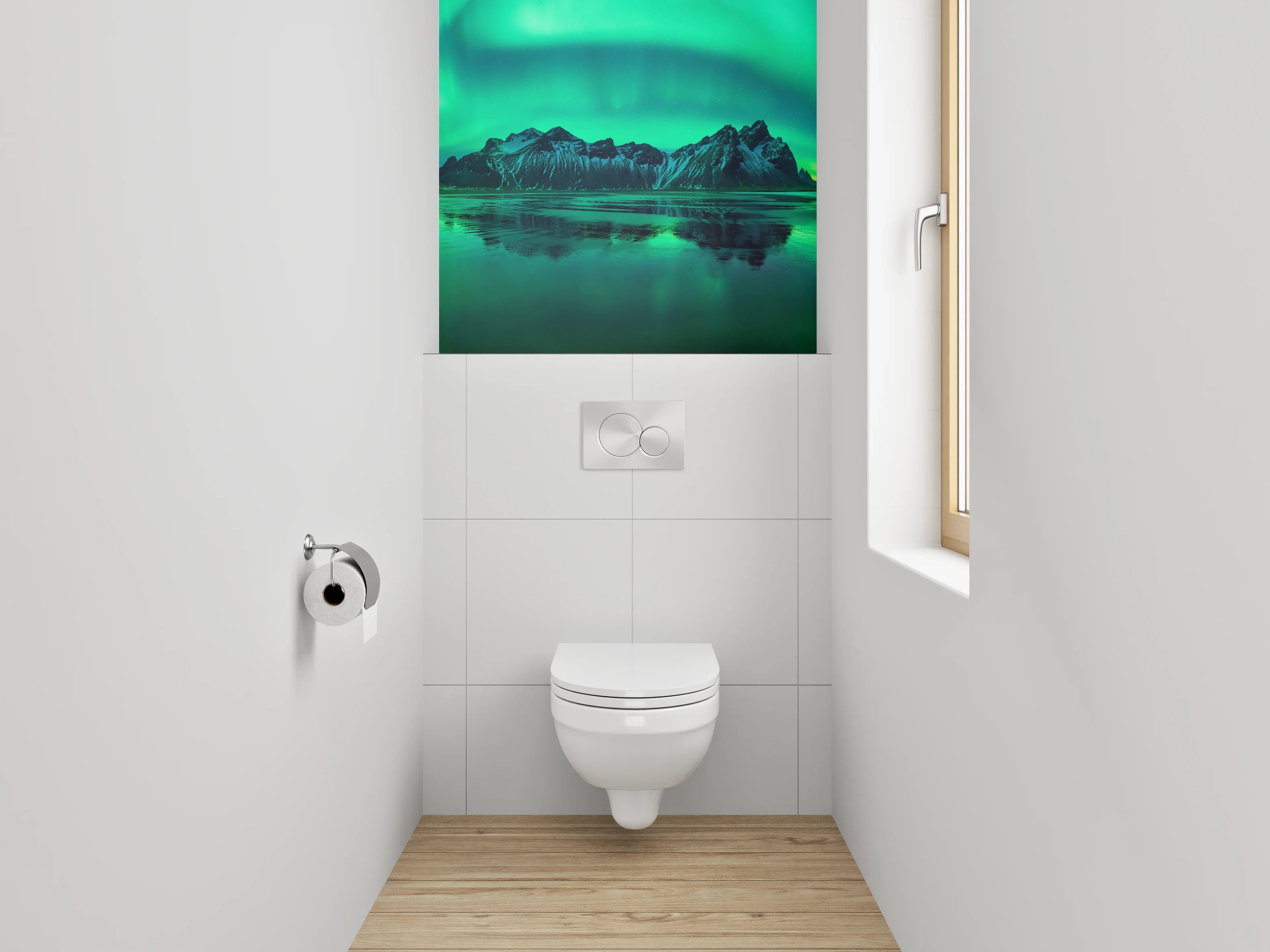 WC-Rückwand - Nordlichter über isländischen Bergen