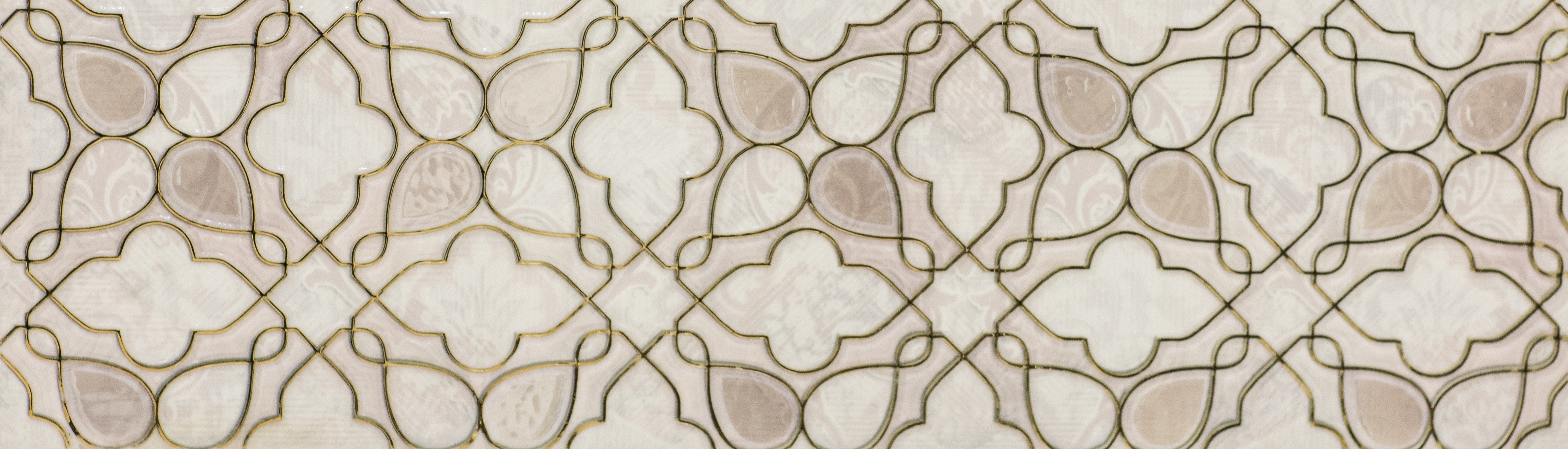 WC-Rückwand-Orientalisches Mosaik in Weiß und Beige