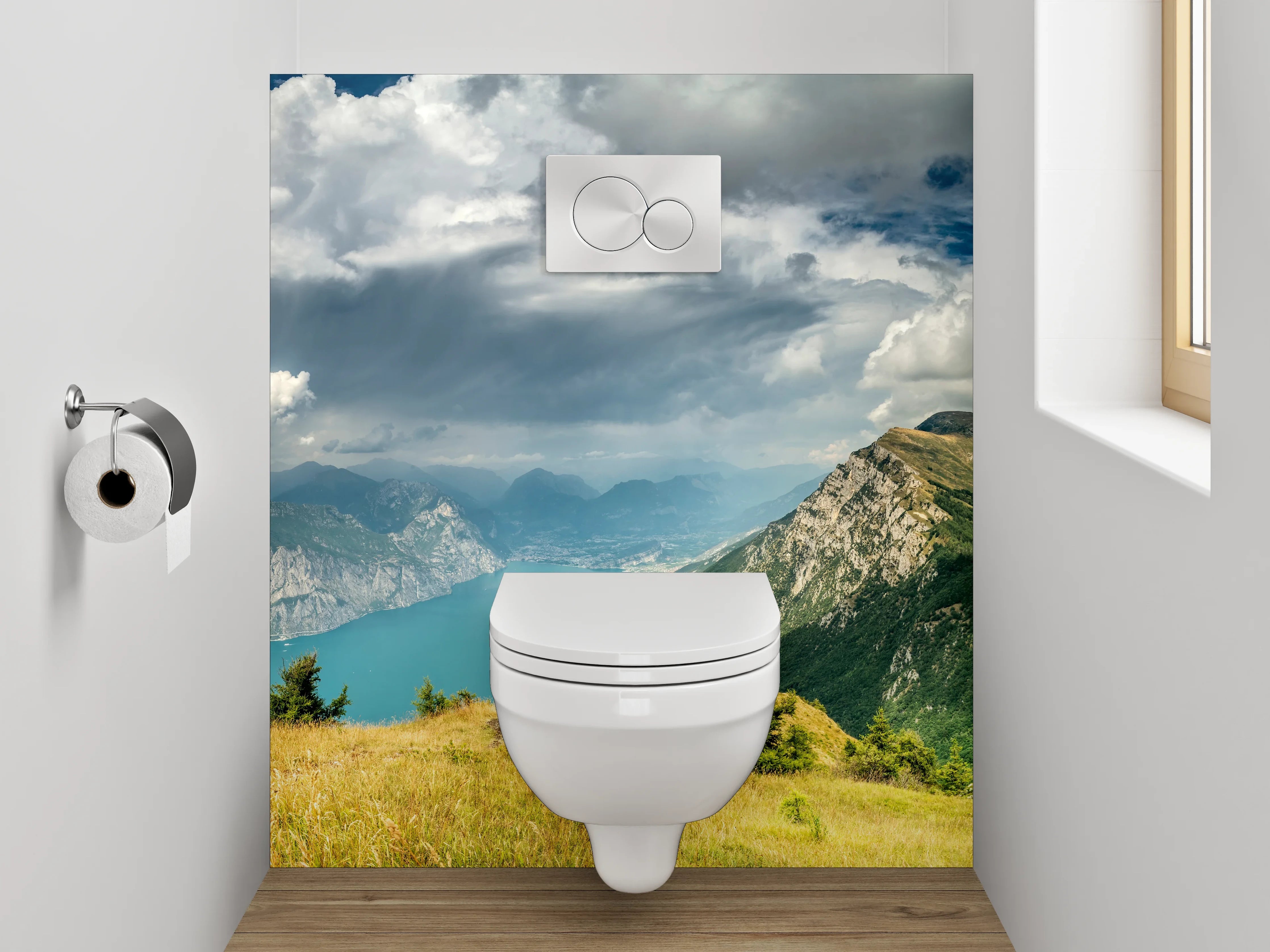 WC-Rückwand - Panorama Blick auf Alpengipfel und See