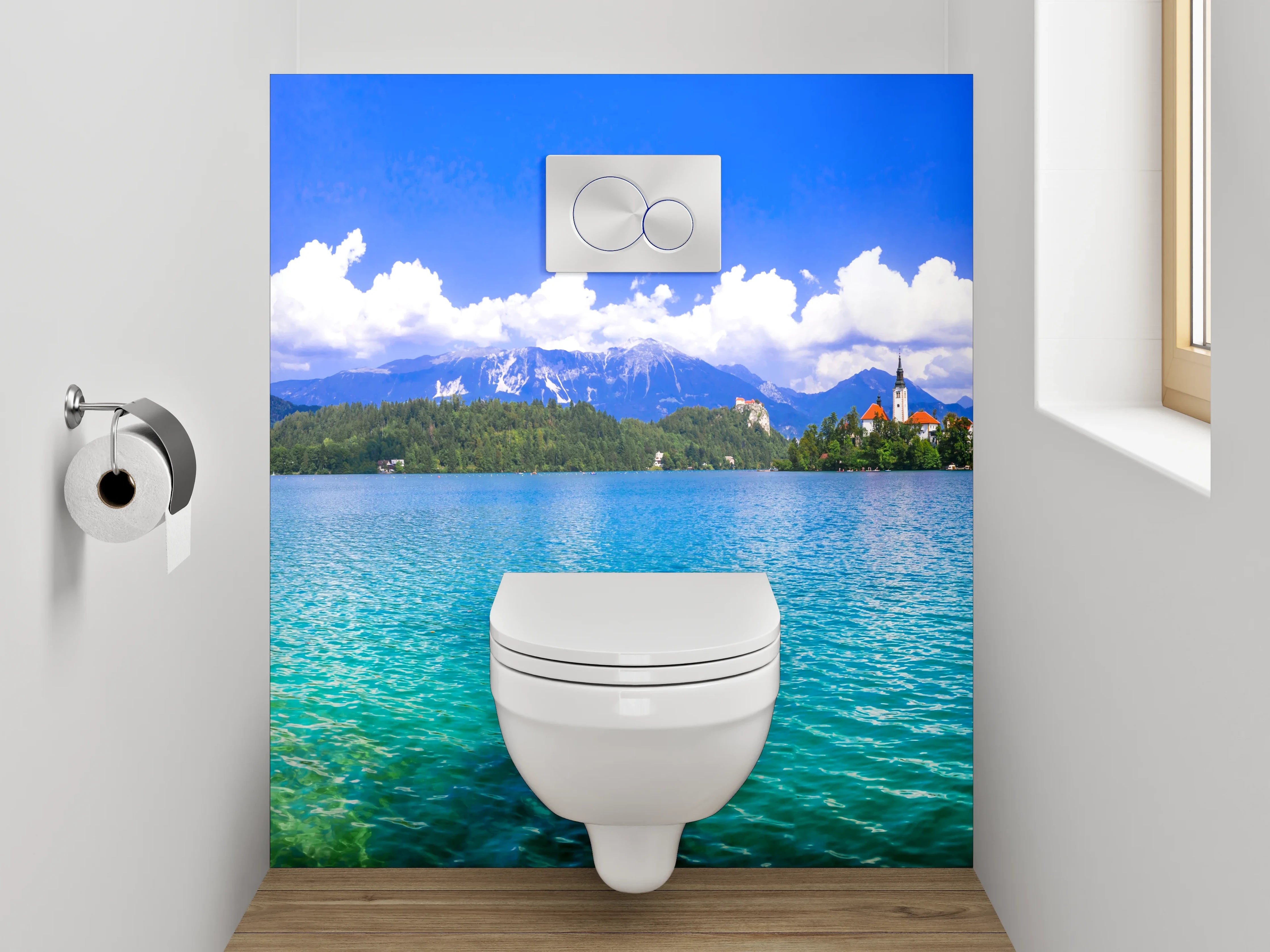 WC-Rückwand - Panoramablick auf türkisblauen Bergsee