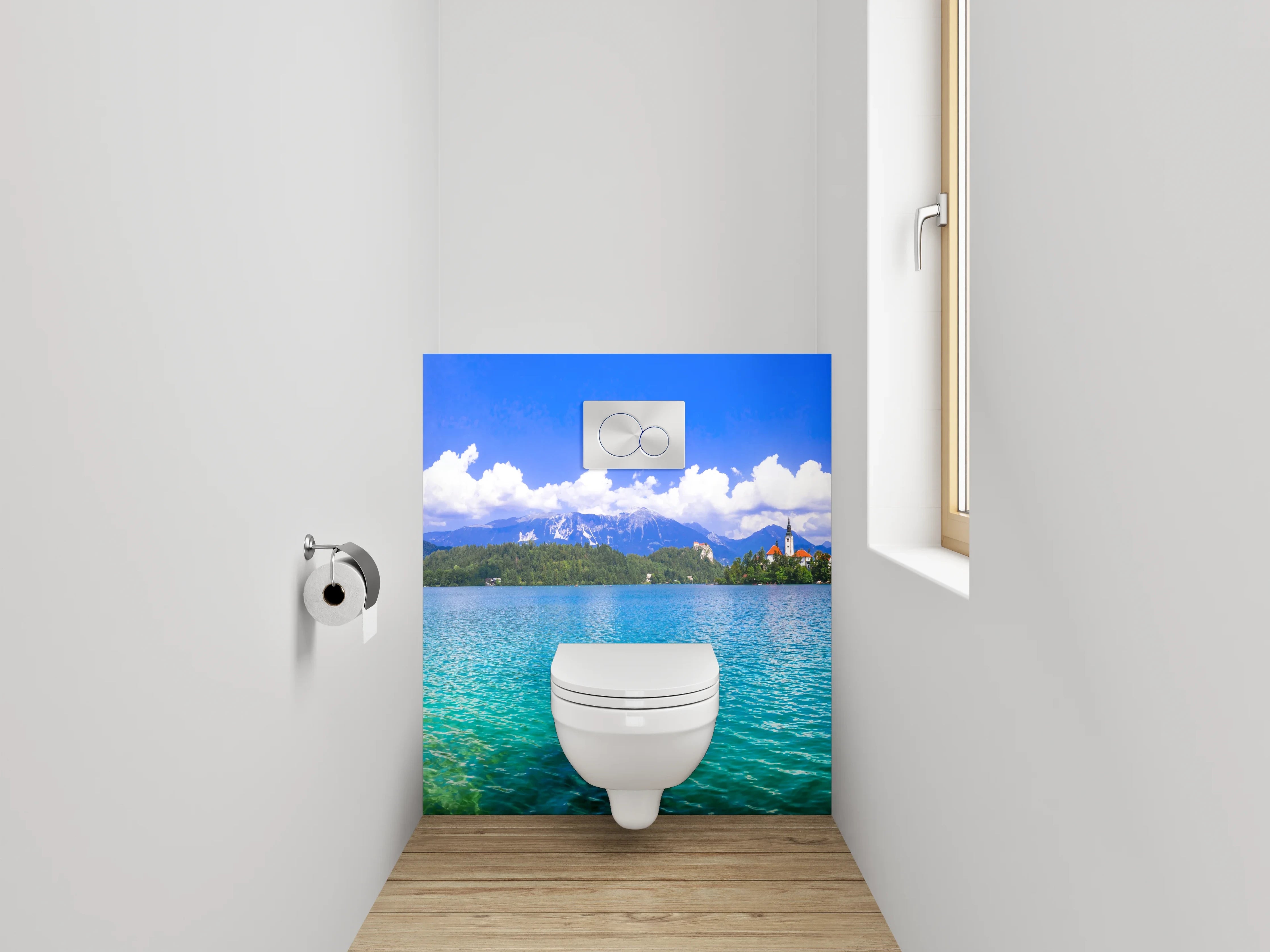 WC-Rückwand - Panoramablick auf türkisblauen Bergsee