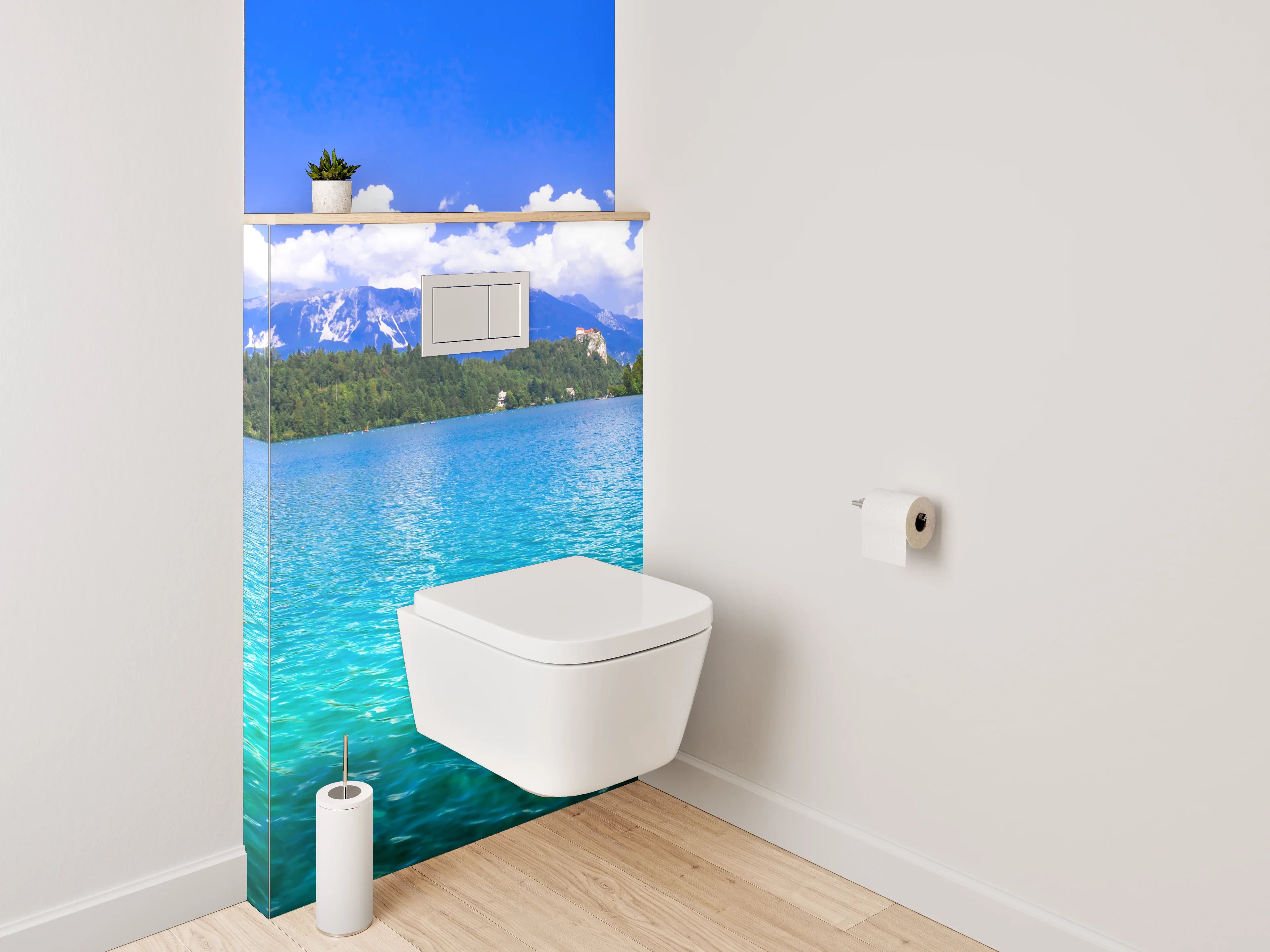 WC-Rückwand - Panoramablick auf türkisblauen Bergsee
