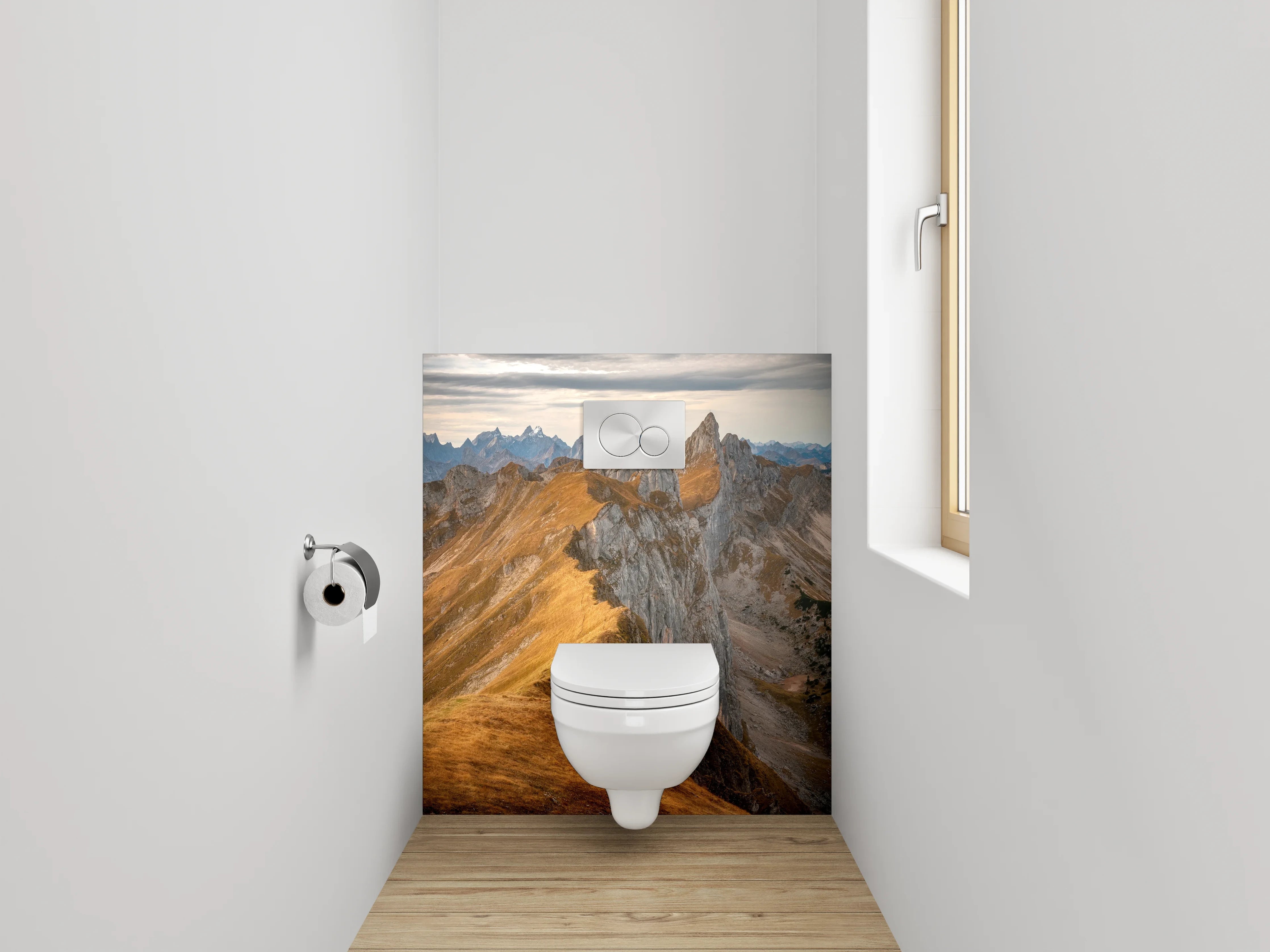 WC-Rückwand - Sonnenbeschienene Bergspitzen im Abendlicht