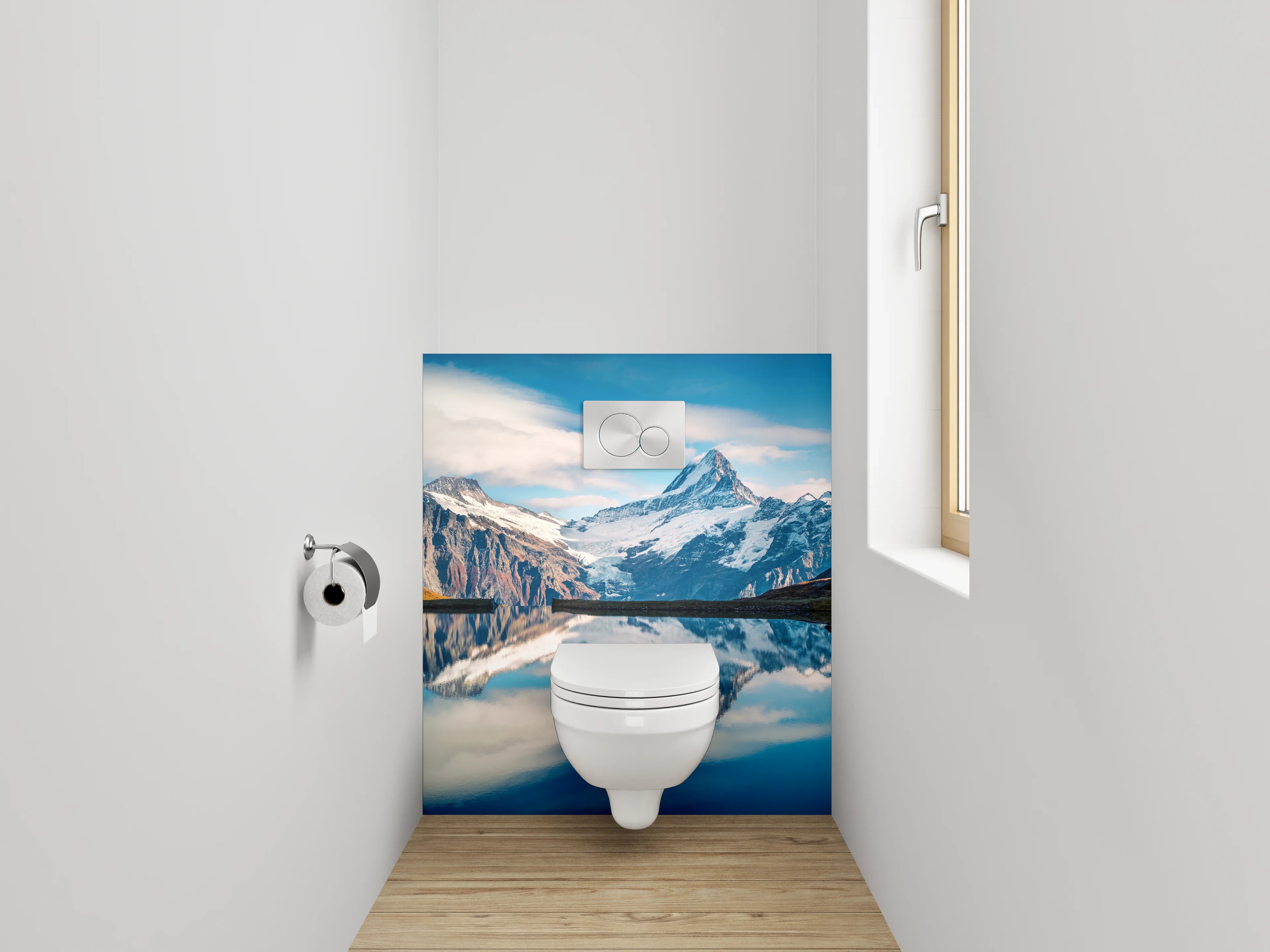 WC-Rückwand - Spiegelnde Berglandschaft am See