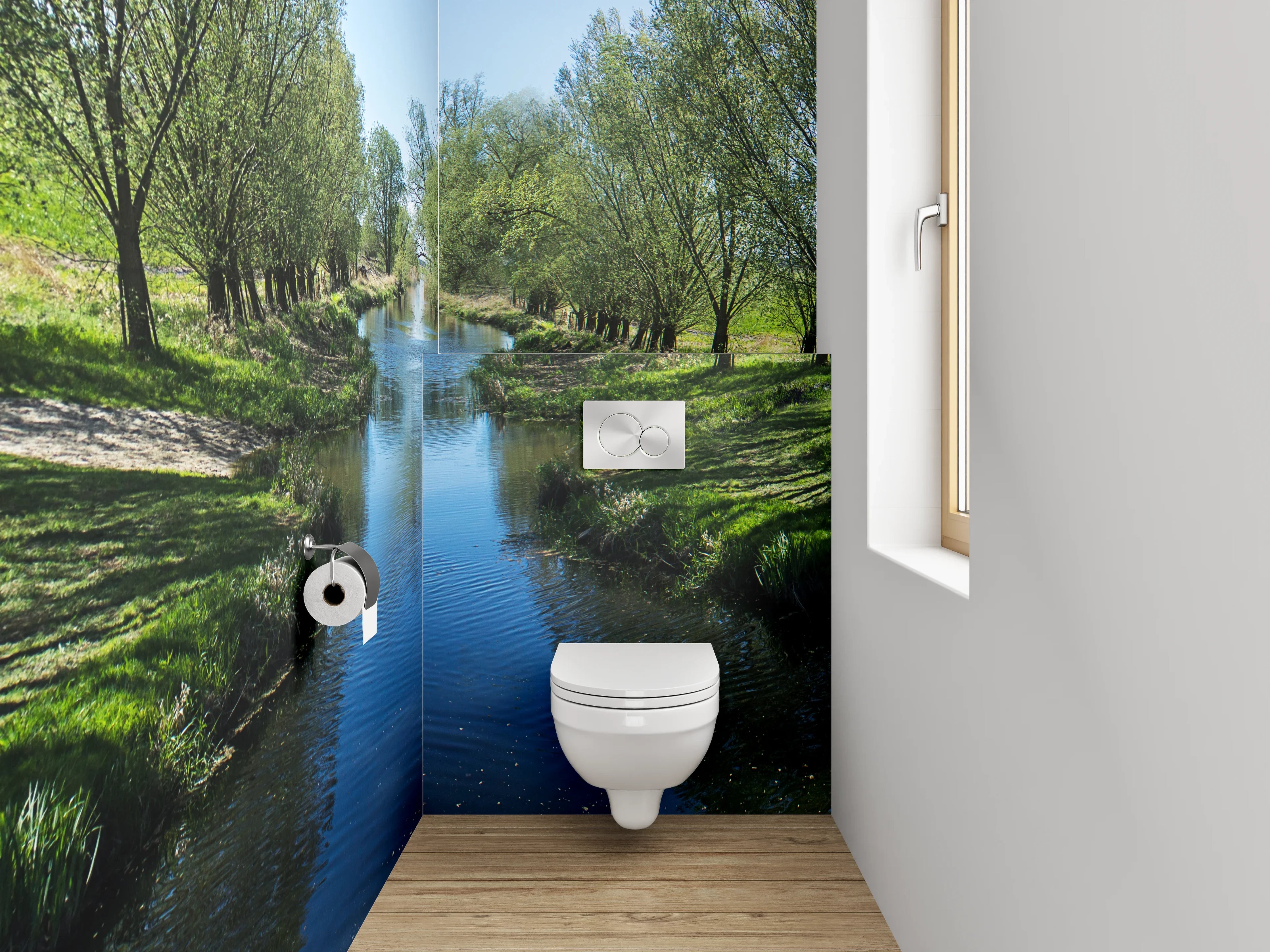 WC-Rückwand - Spiegelnder Kanal mit Bäumen