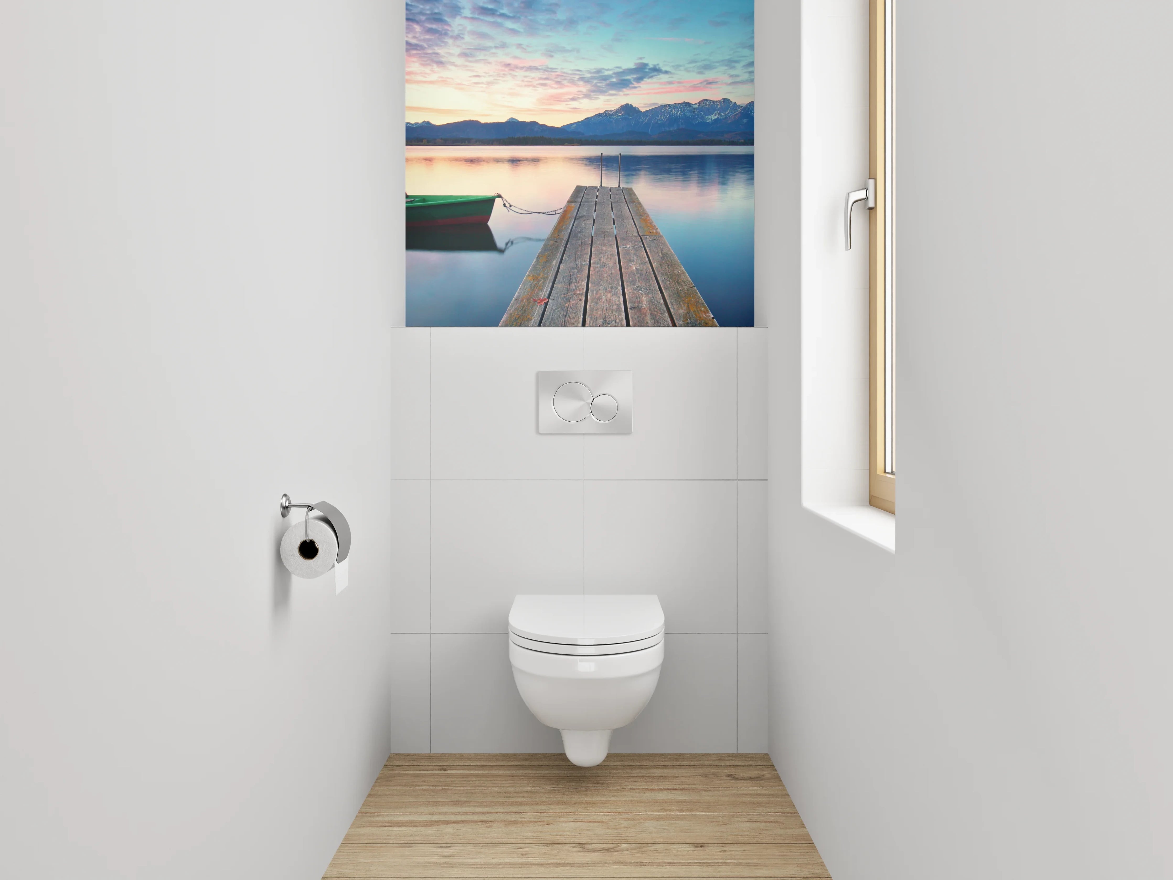 WC-Rückwand - Steg am See mit Alpenpanorama