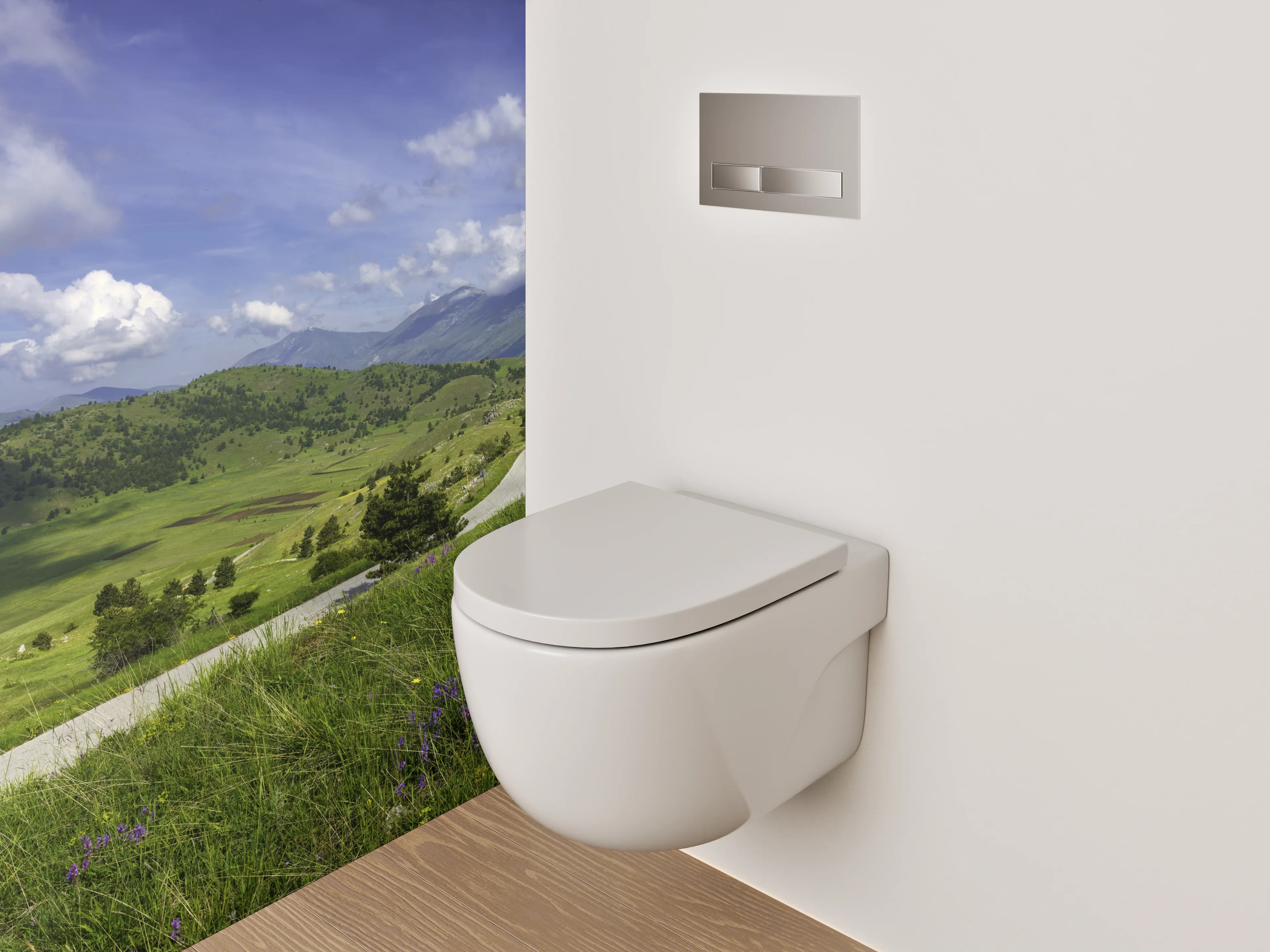 WC-Rückwand - Weite Alpenlandschaft mit Himmel