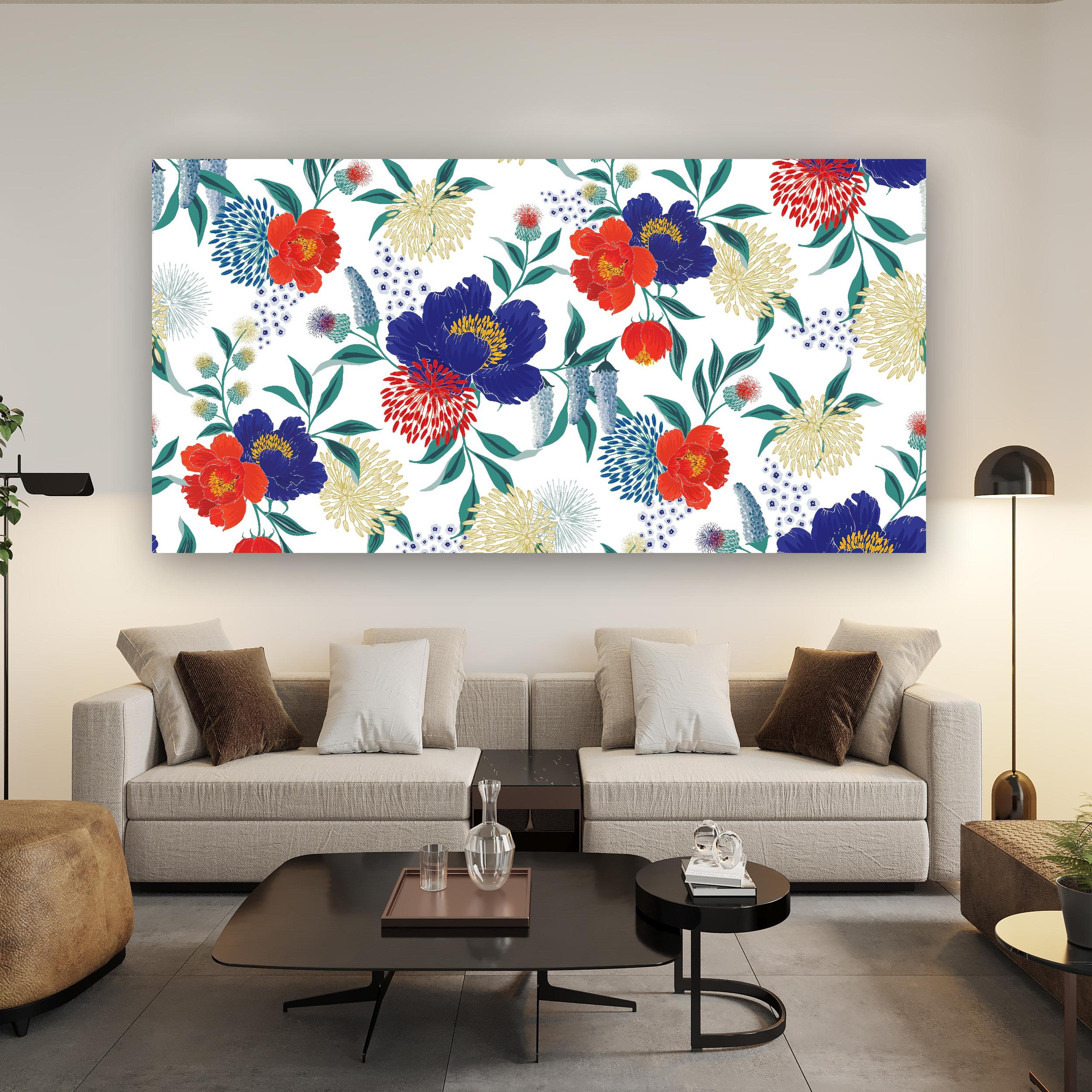 Wandbild - Bunte Blumenmuster Wandtapete Design hinter sanfter Couch mit cremefarbenen großen Kissen Zoom