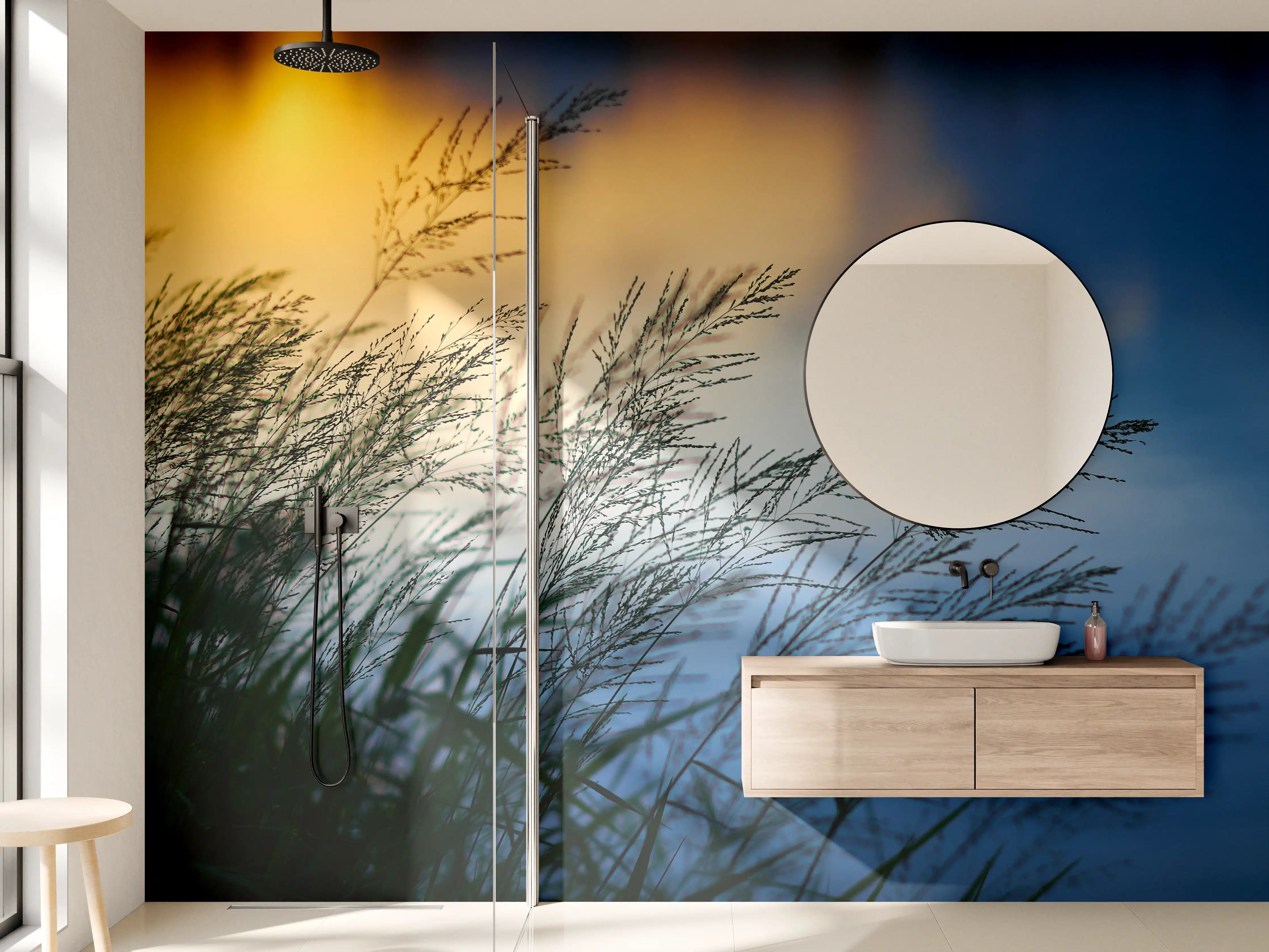 Wandverkleidung Bad - Abendstimmung am Wasser mit Gras im Vordergrund