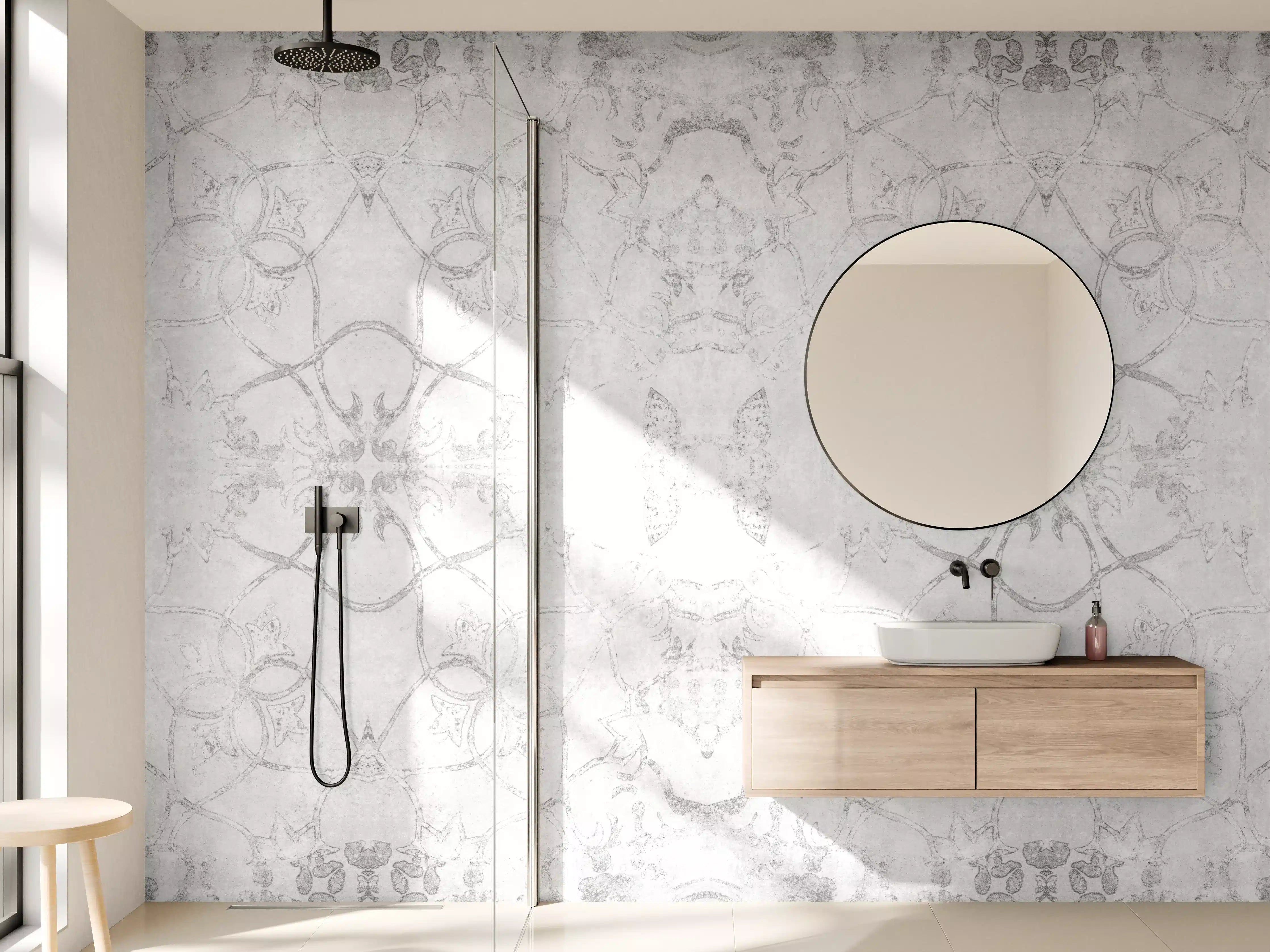 Wandverkleidung Bad - Abgenutzte weiße Tapetenmuster