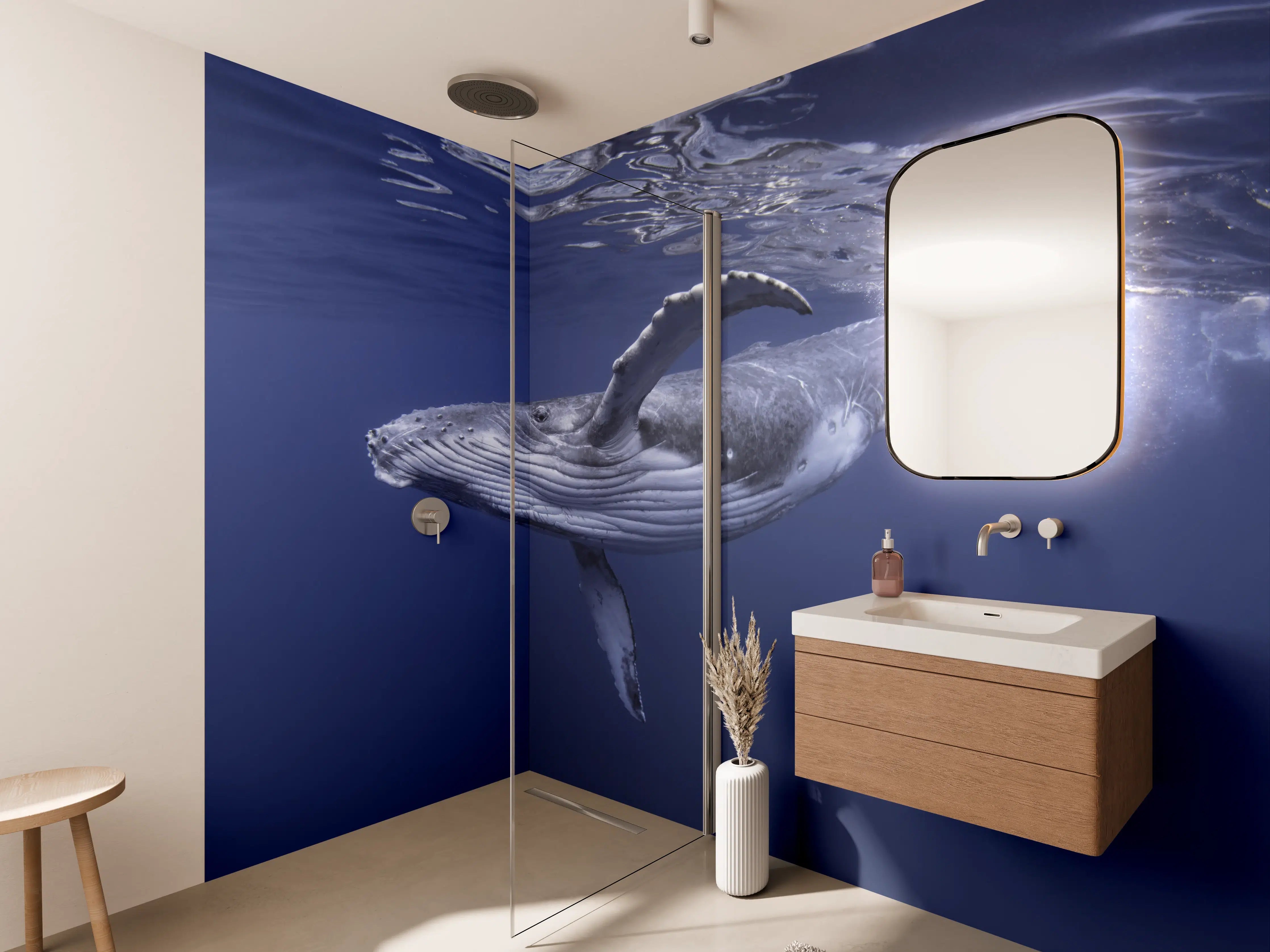 Wandverkleidung Bad - Baby-Buckelwal-Kalb im blauen Wasser