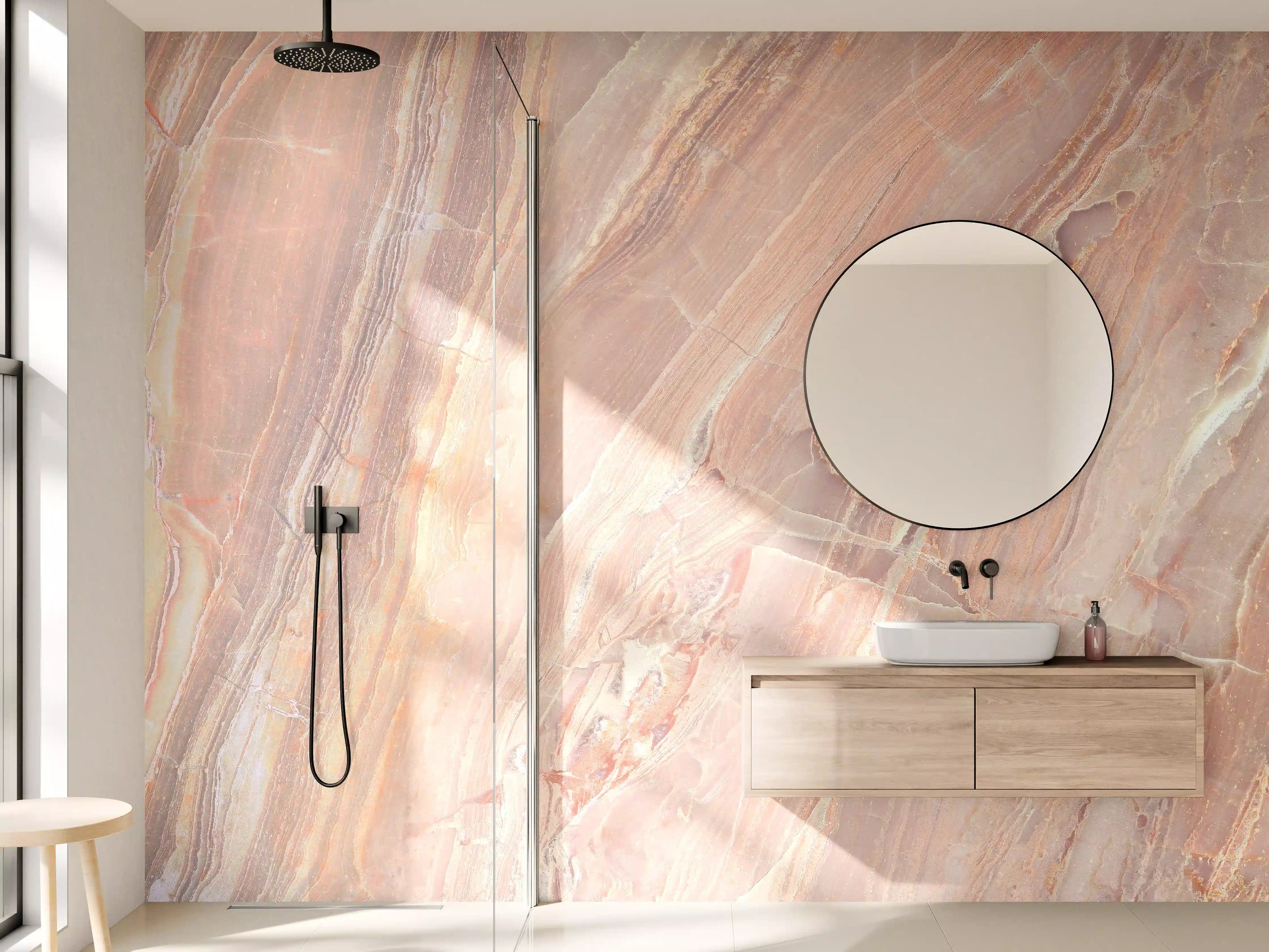 Wandverkleidung Bad - Beiges Marmor Design - Nahaufnahme