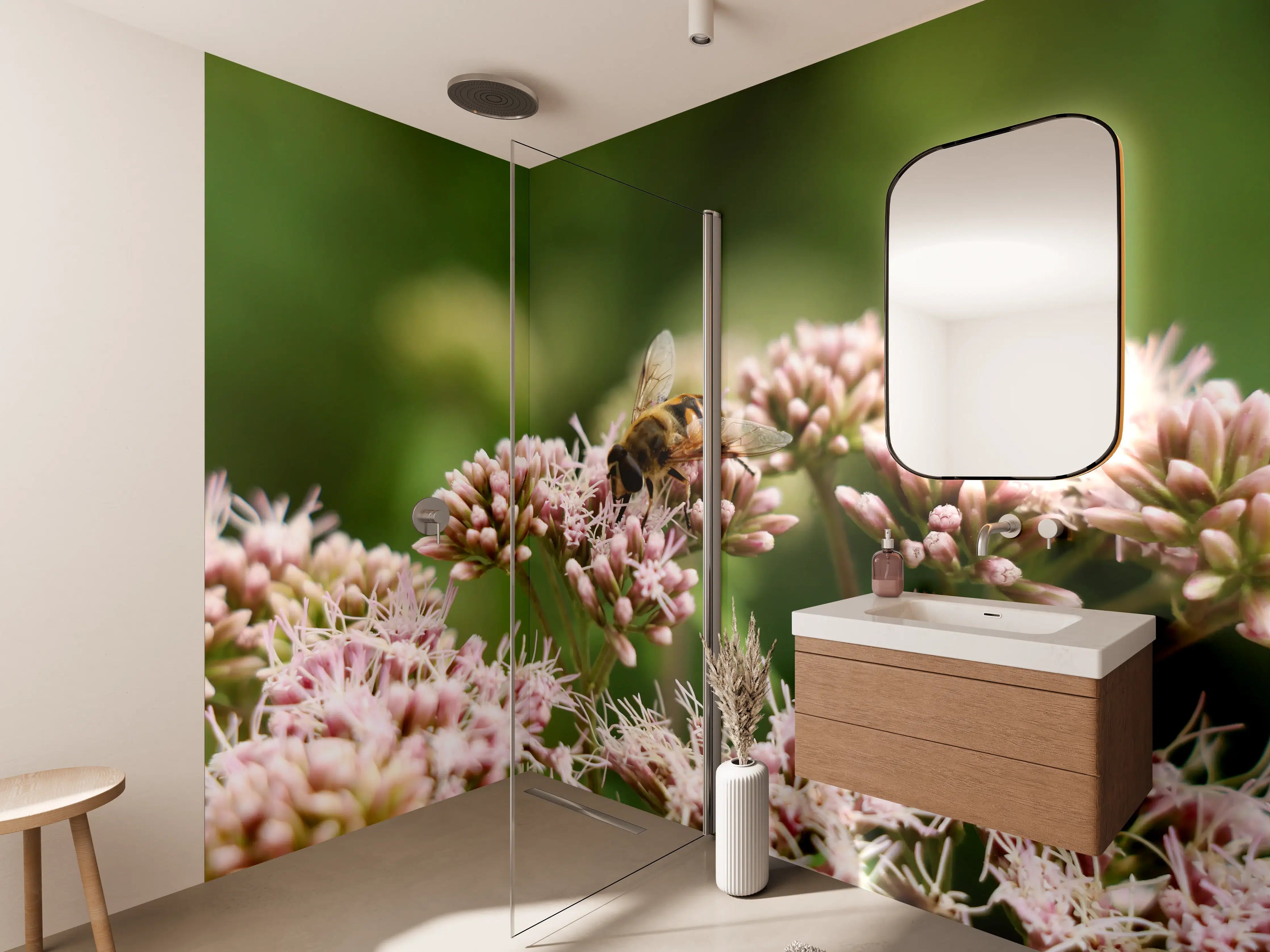 Wandverkleidung Bad - Biene auf Rosa Blüten Makro