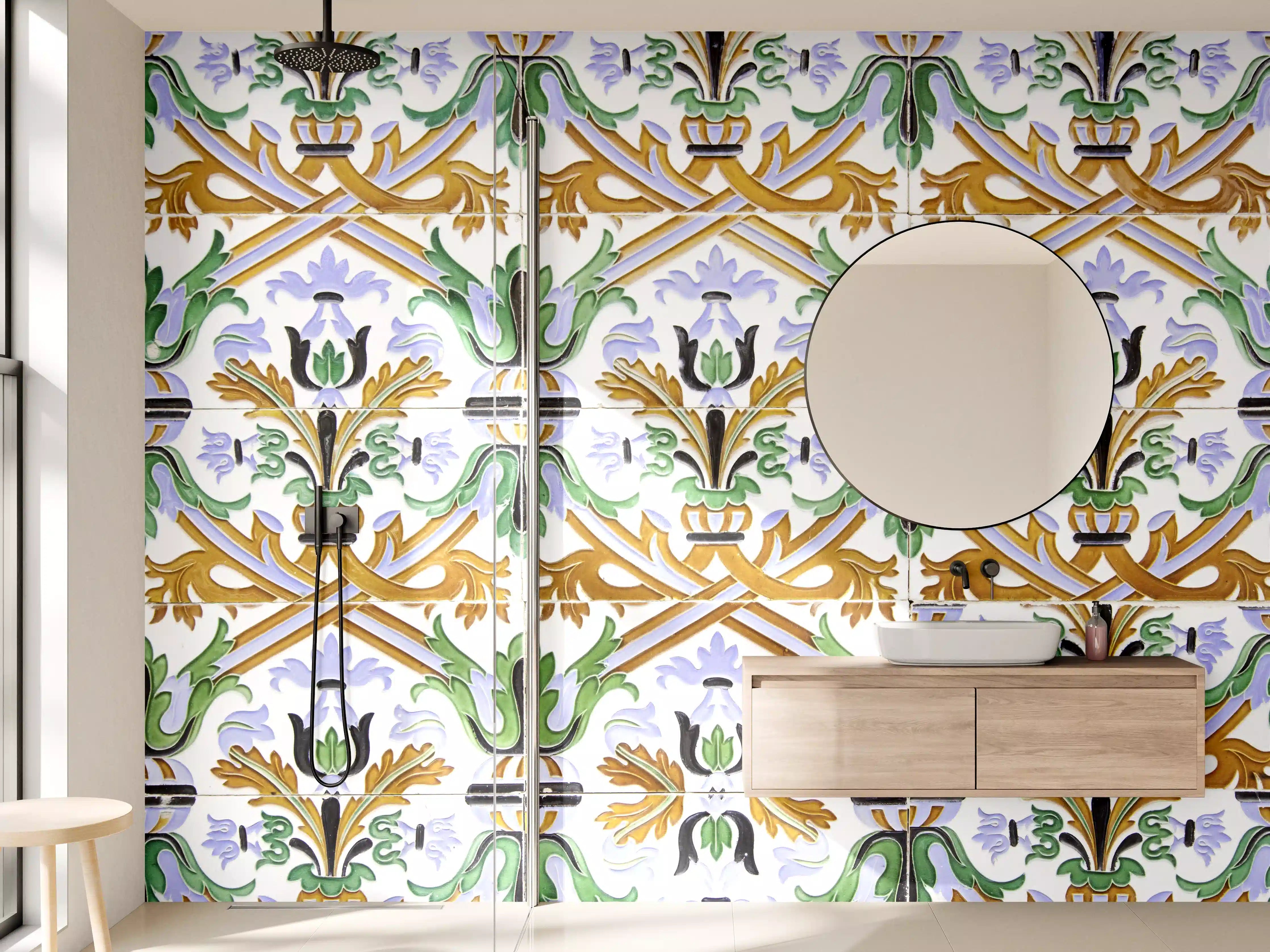 Wandverkleidung Bad - Blumiges Fliesenmuster mit grünen und goldenen Akzenten
