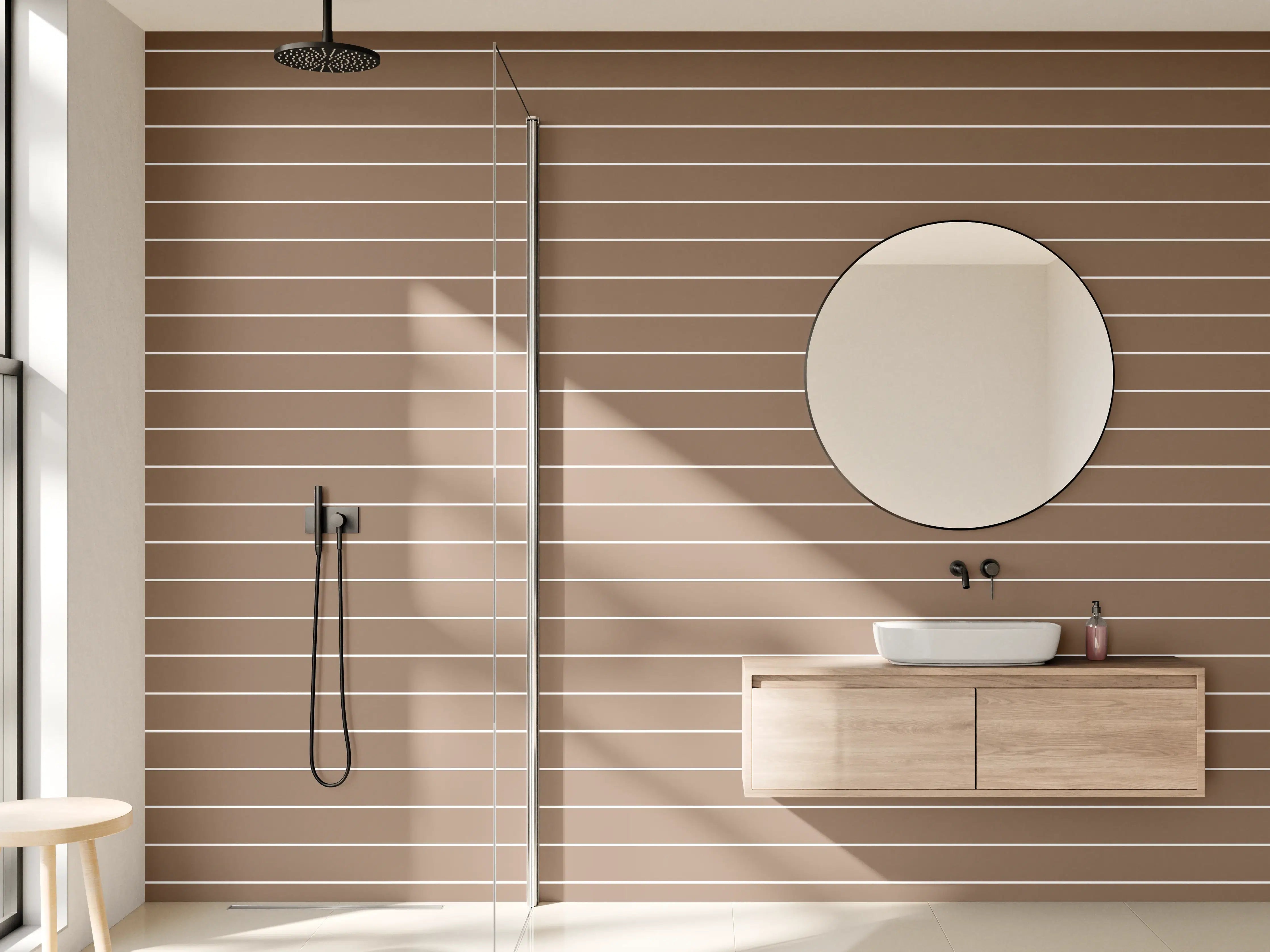 Wandverkleidung Bad - Braune Holzoptik mit Linien