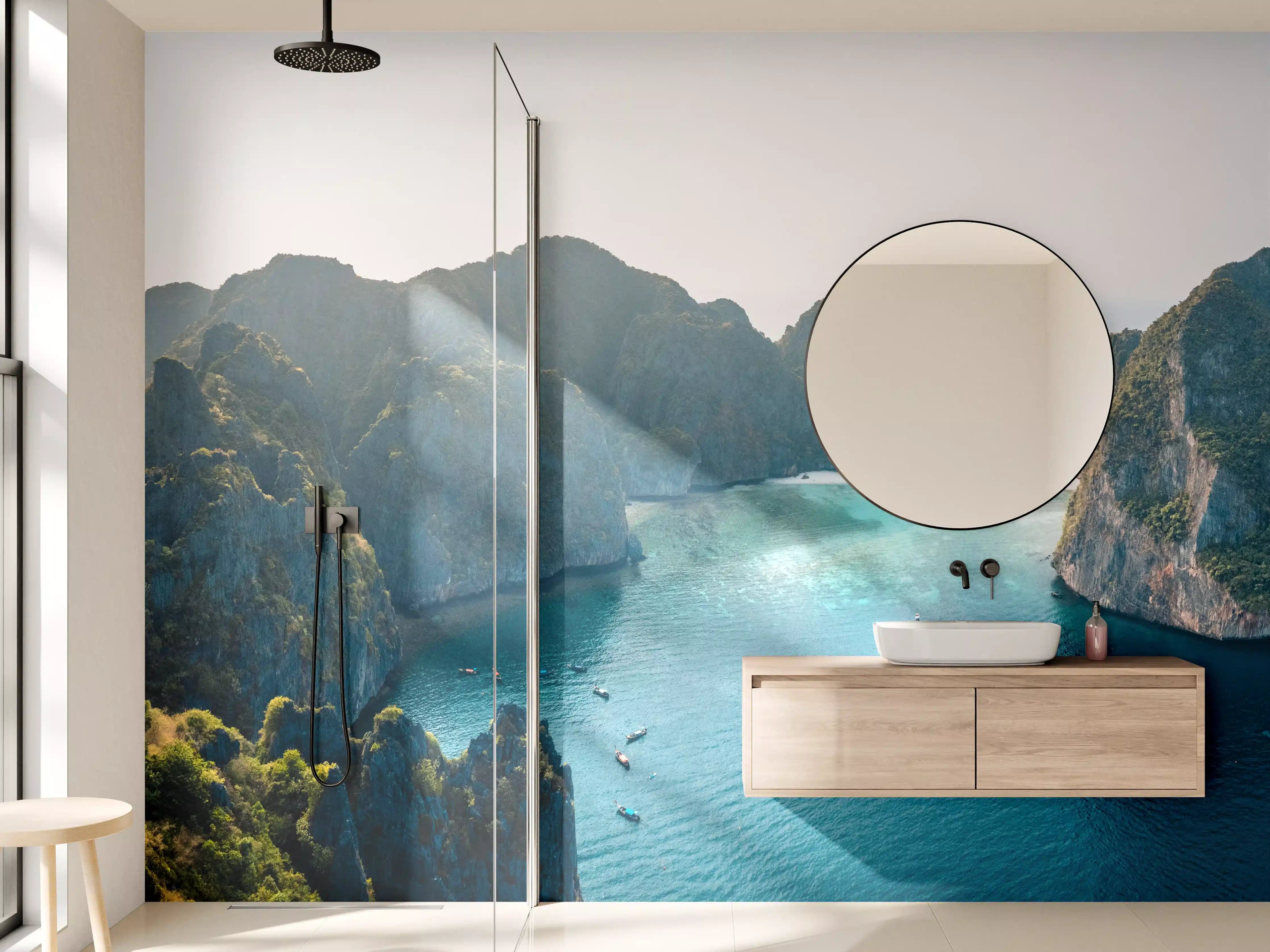 Wandverkleidung Bad - Bucht mit dramatischer Klippenlandschaft