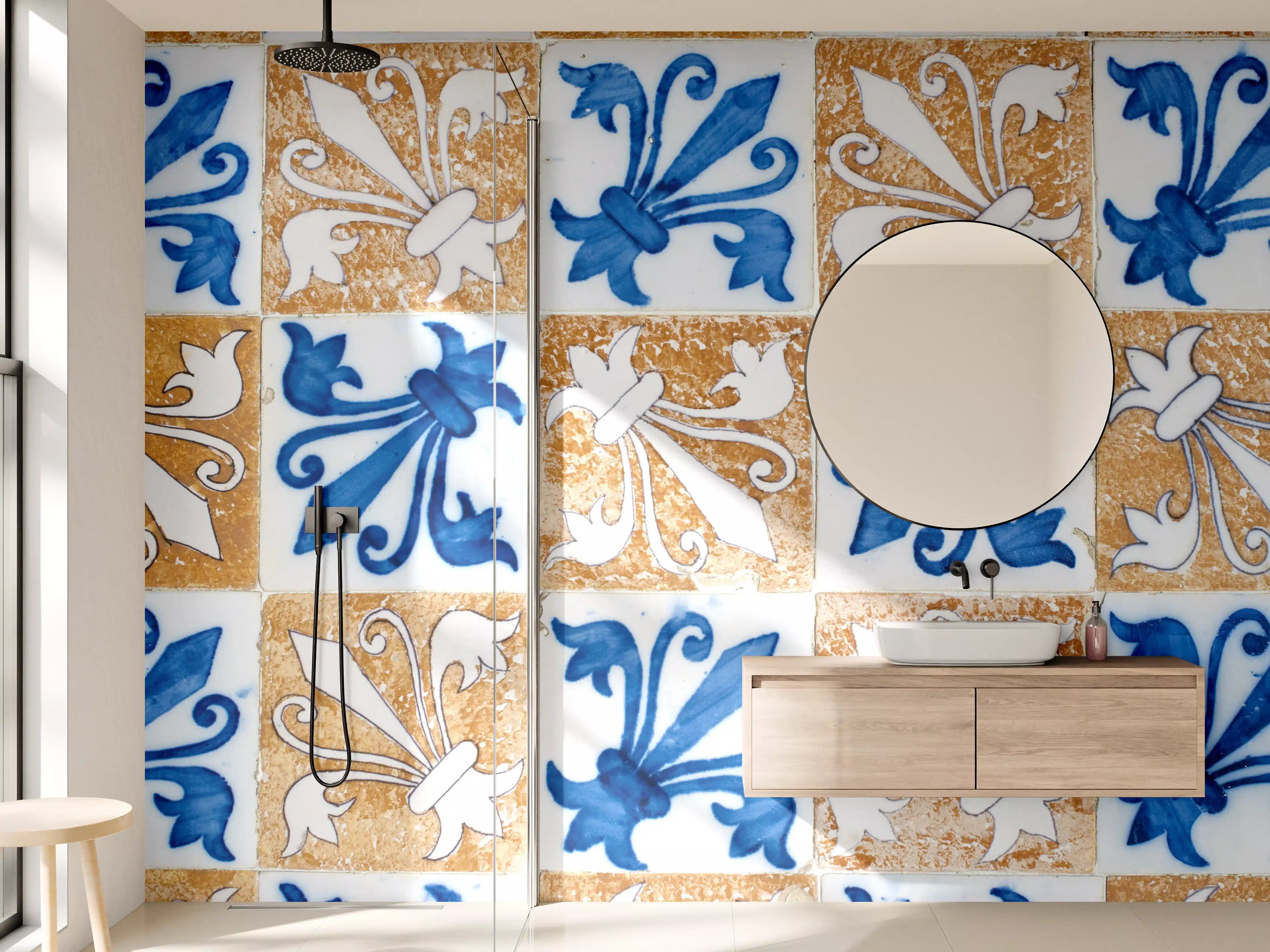 Wandverkleidung Bad - Bunte Fliesen mit blauen und weißen Mustern