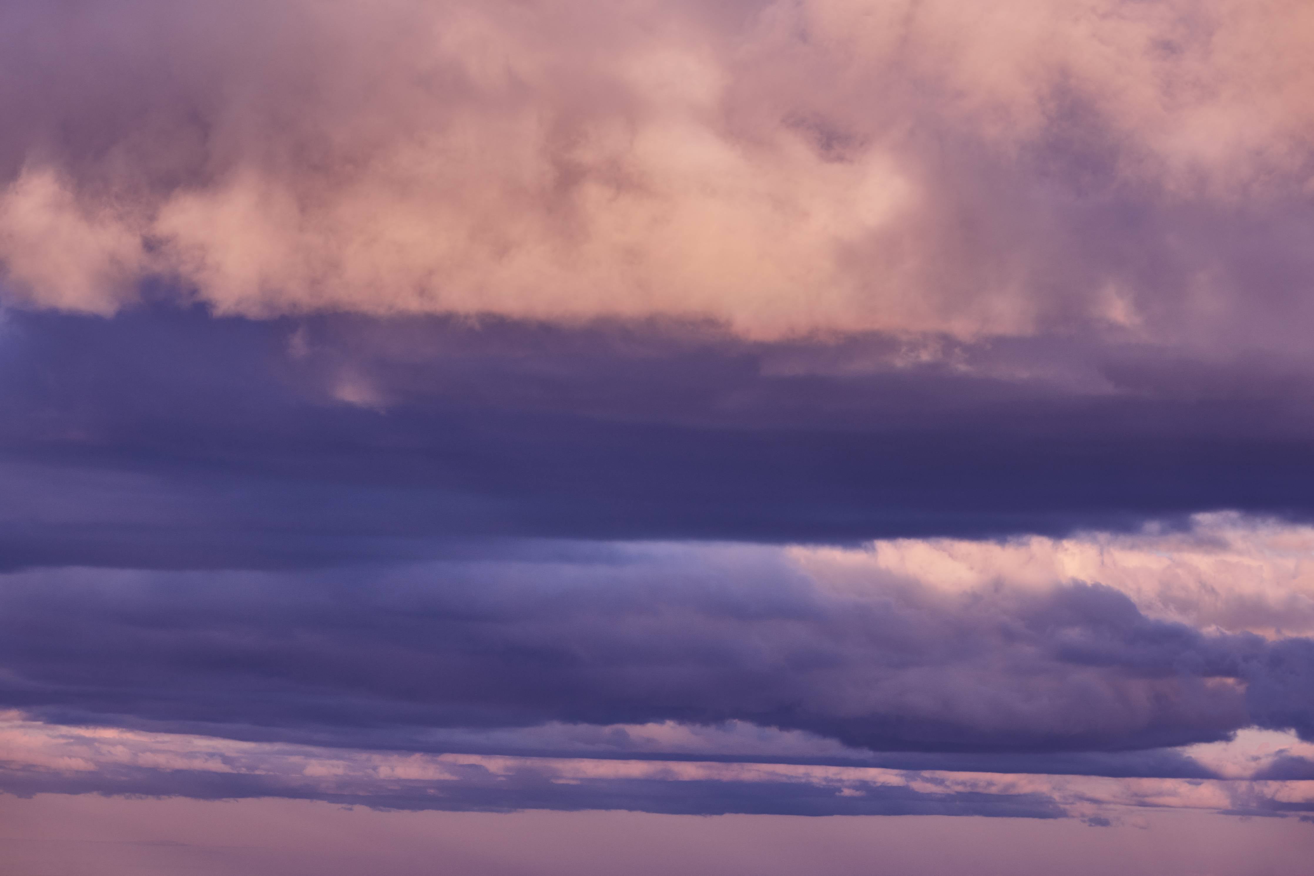 Wandverkleidung Bad-Dramatischer Himmel mit violetten Wolken