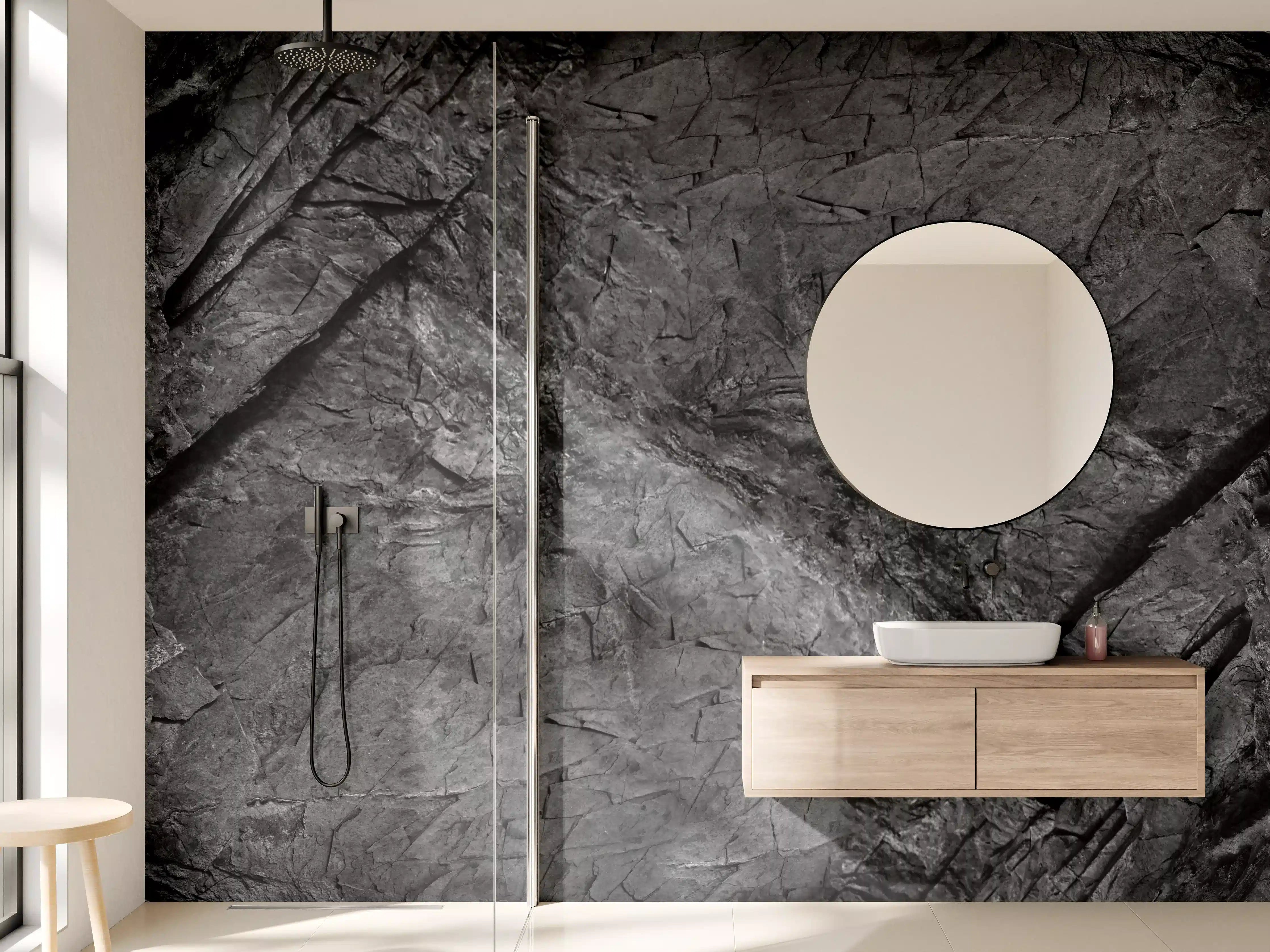 Wandverkleidung Bad - Dunkle Steinschichten in Grau und Schwarz