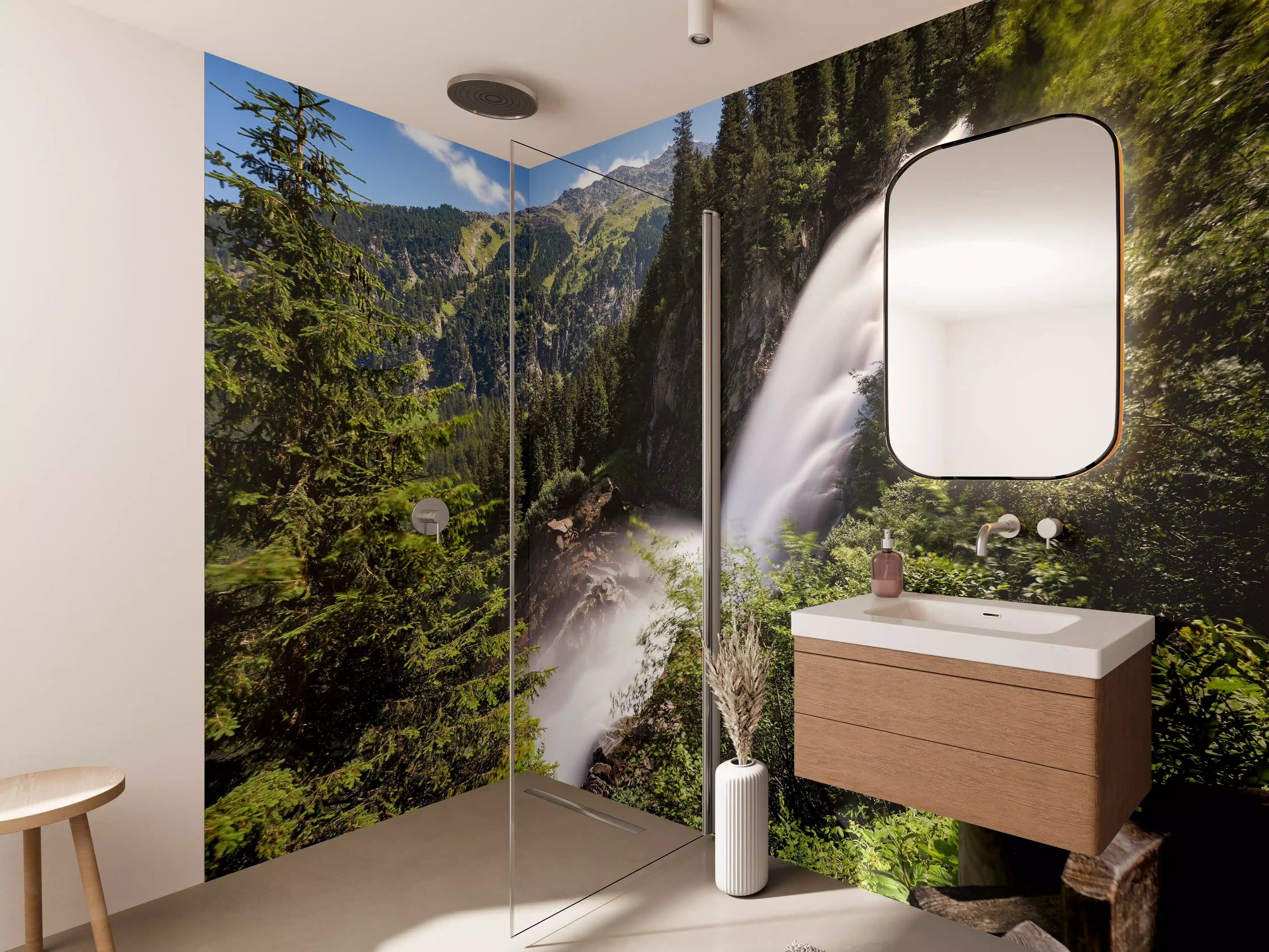 Wandverkleidung Bad - Edelgrauer Wasserfall im grünen Wald