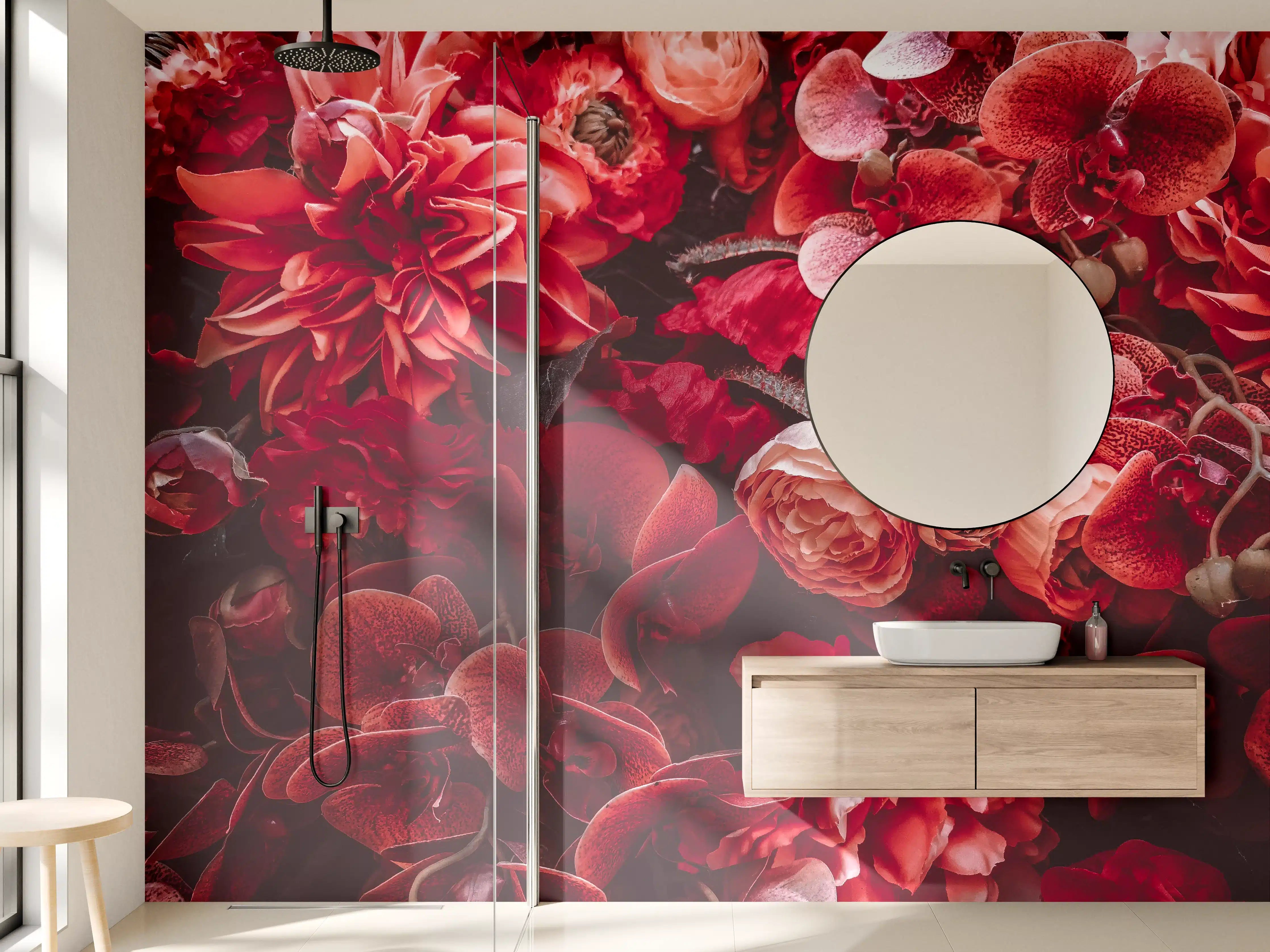 Wandverkleidung Bad - Elegante rote Blütenträume