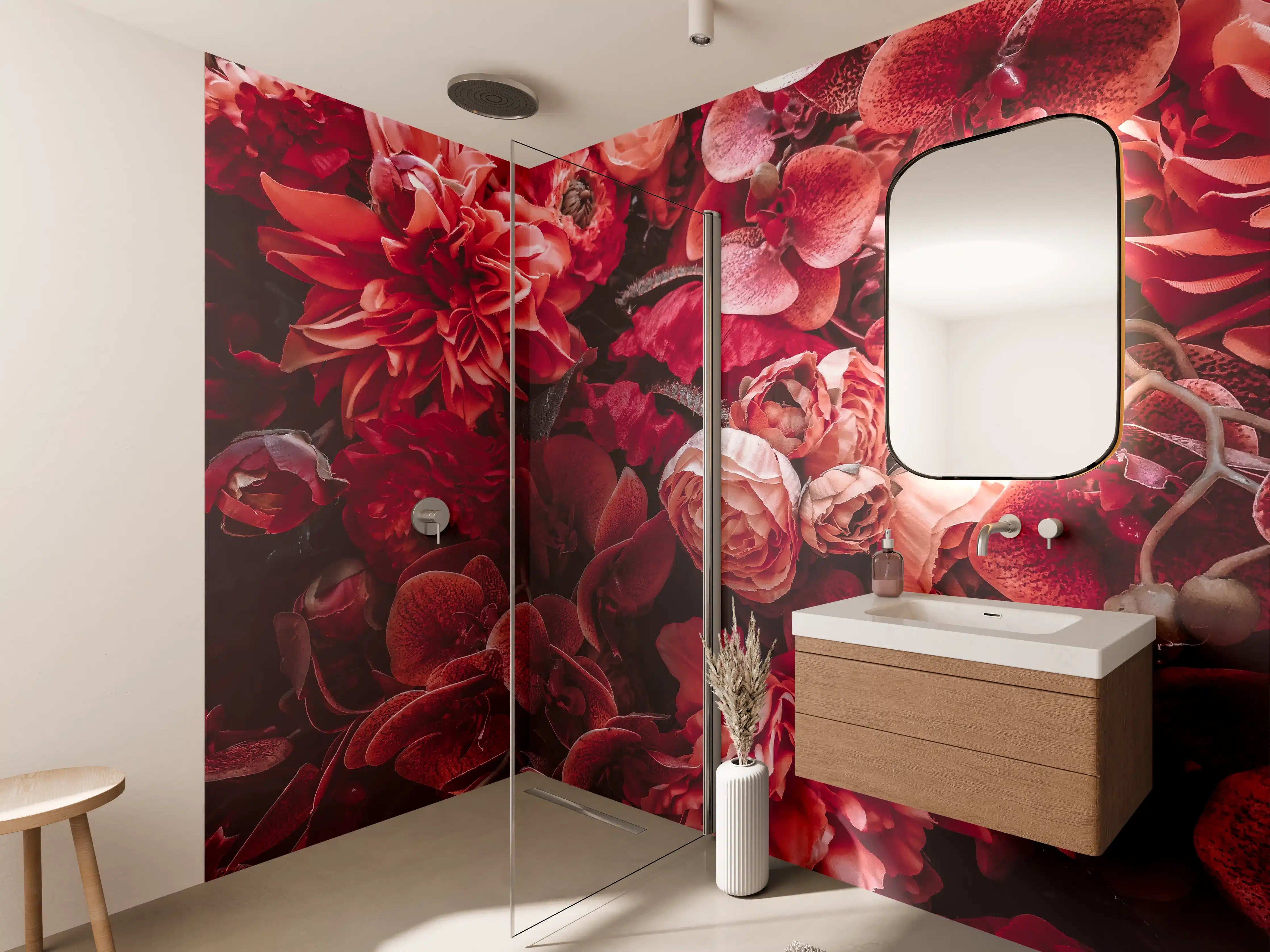 Wandverkleidung Bad - Elegante rote Blütenträume