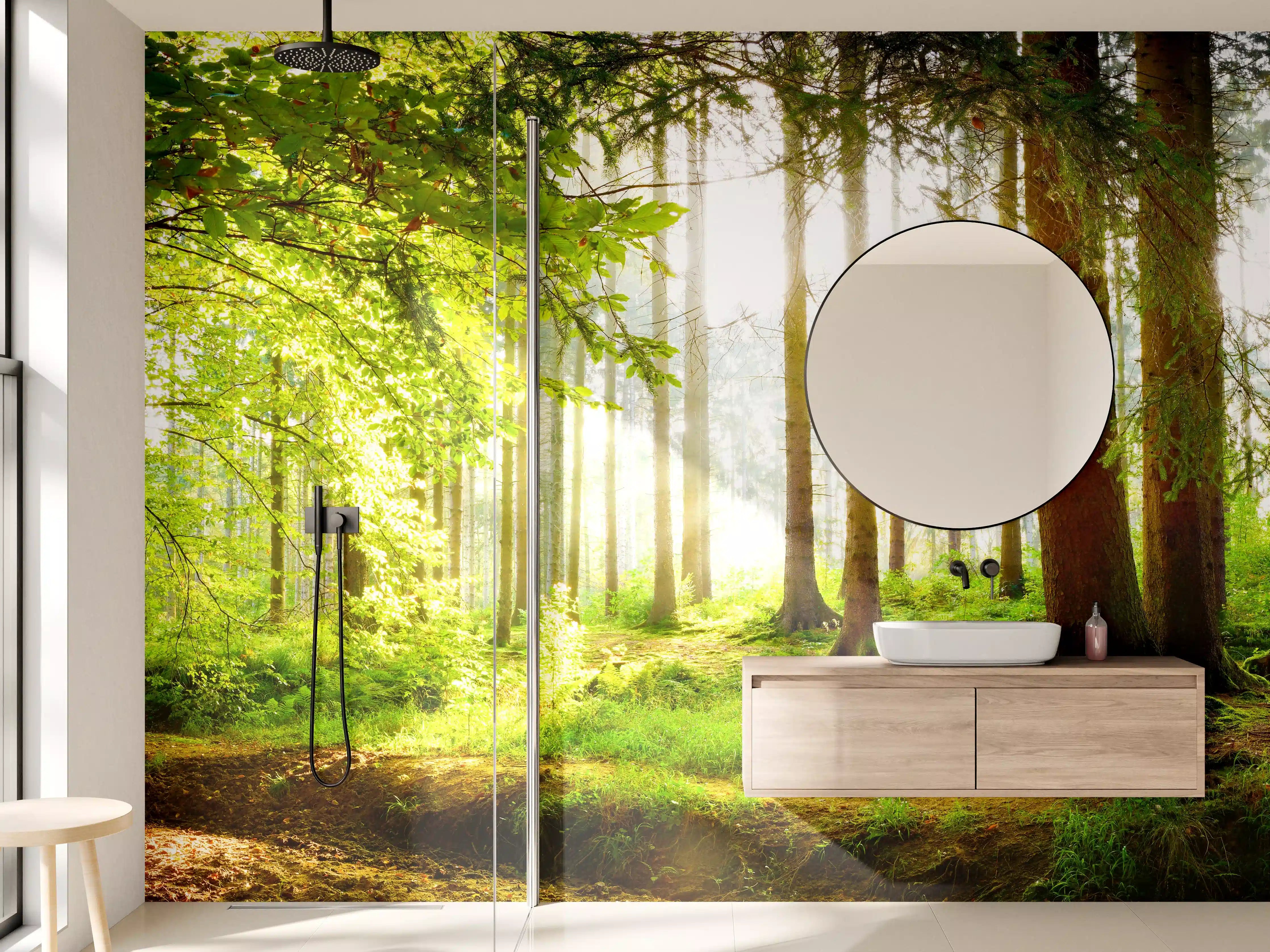 Wandverkleidung Bad - Frühlingswald mit Sonnenschein