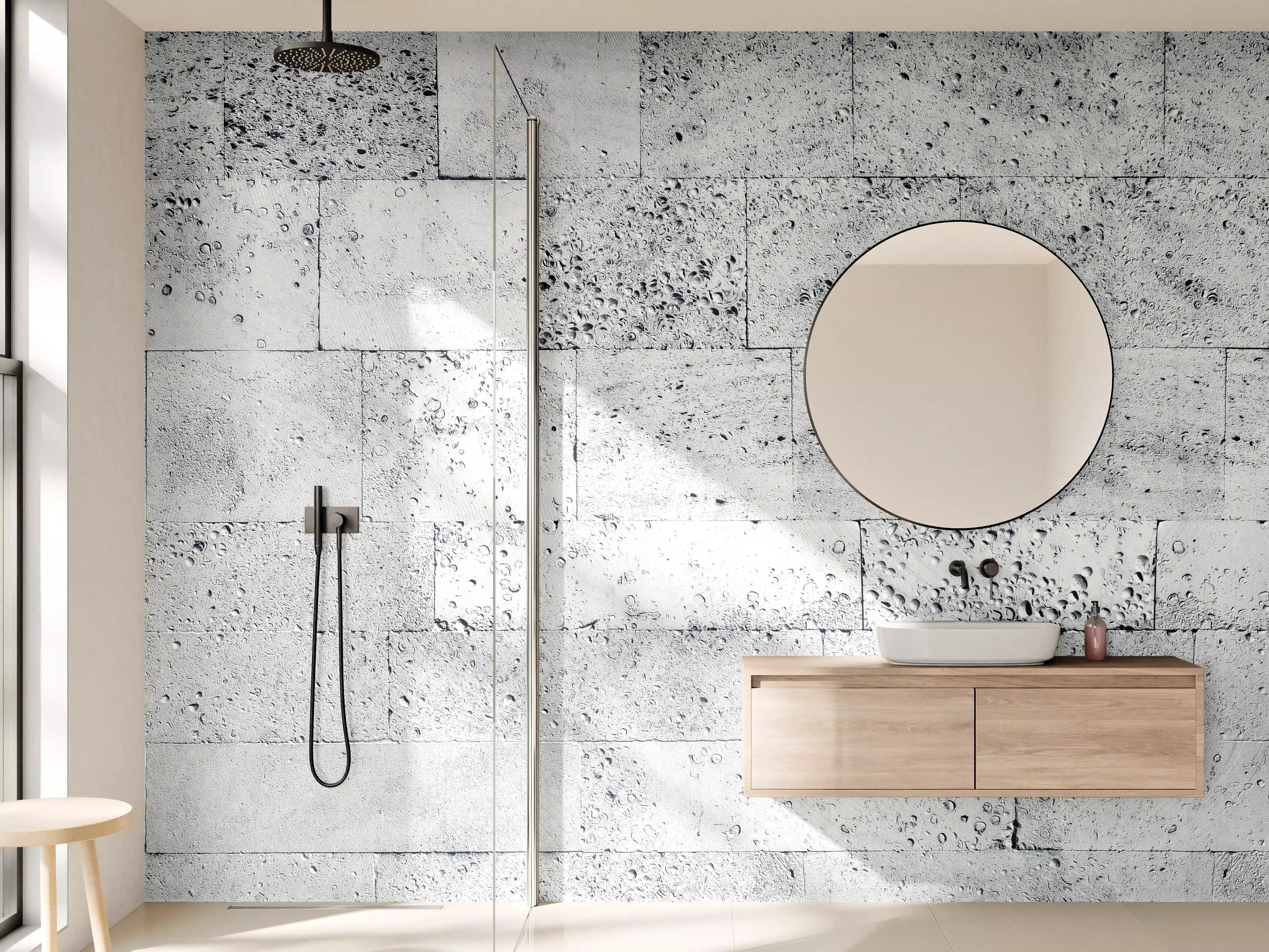 Wandverkleidung Bad - Gräuliche Tuffstein-Blockwand