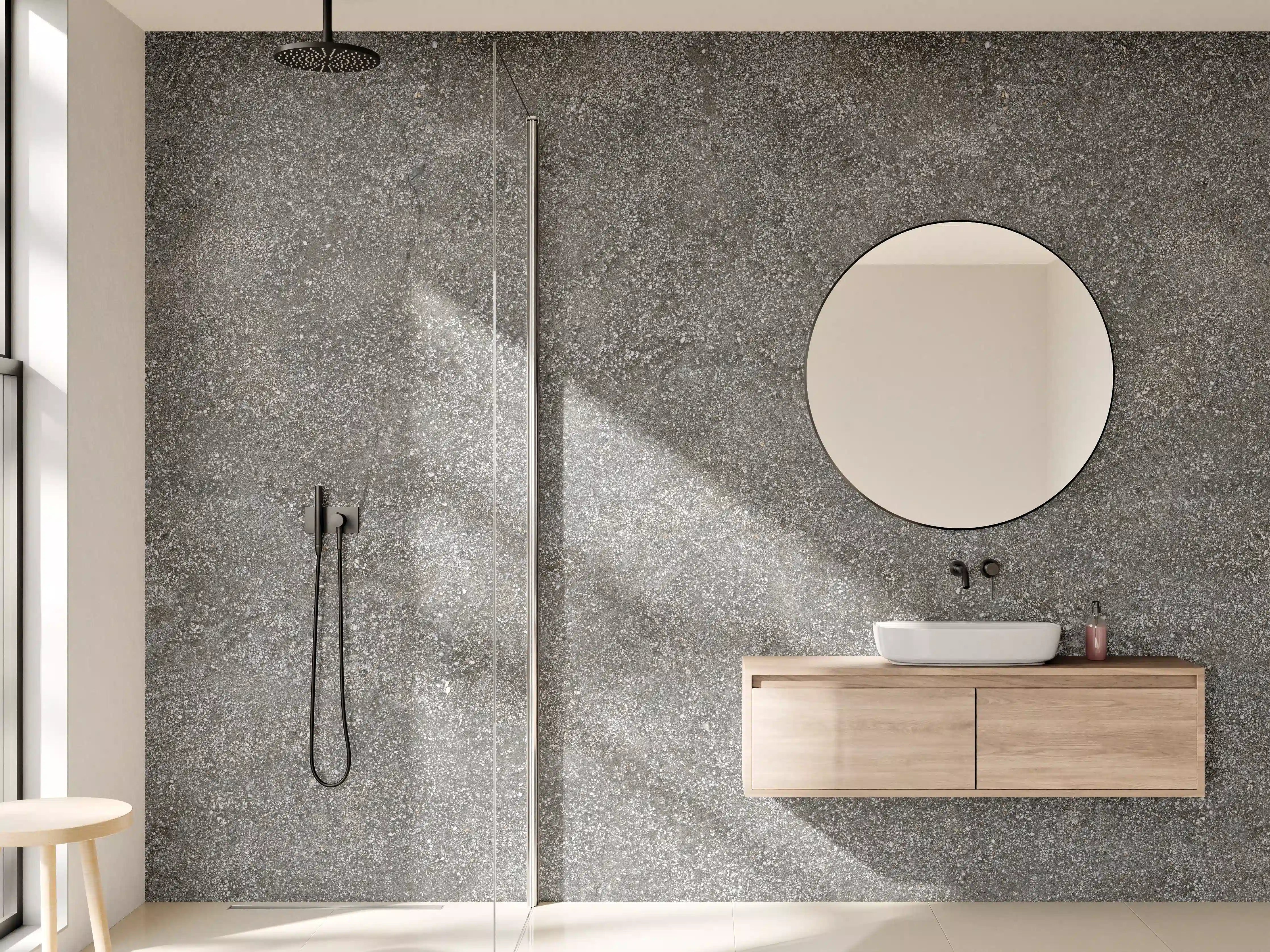 Wandverkleidung Bad - Grau strukturierte Wand mit Betonoptik