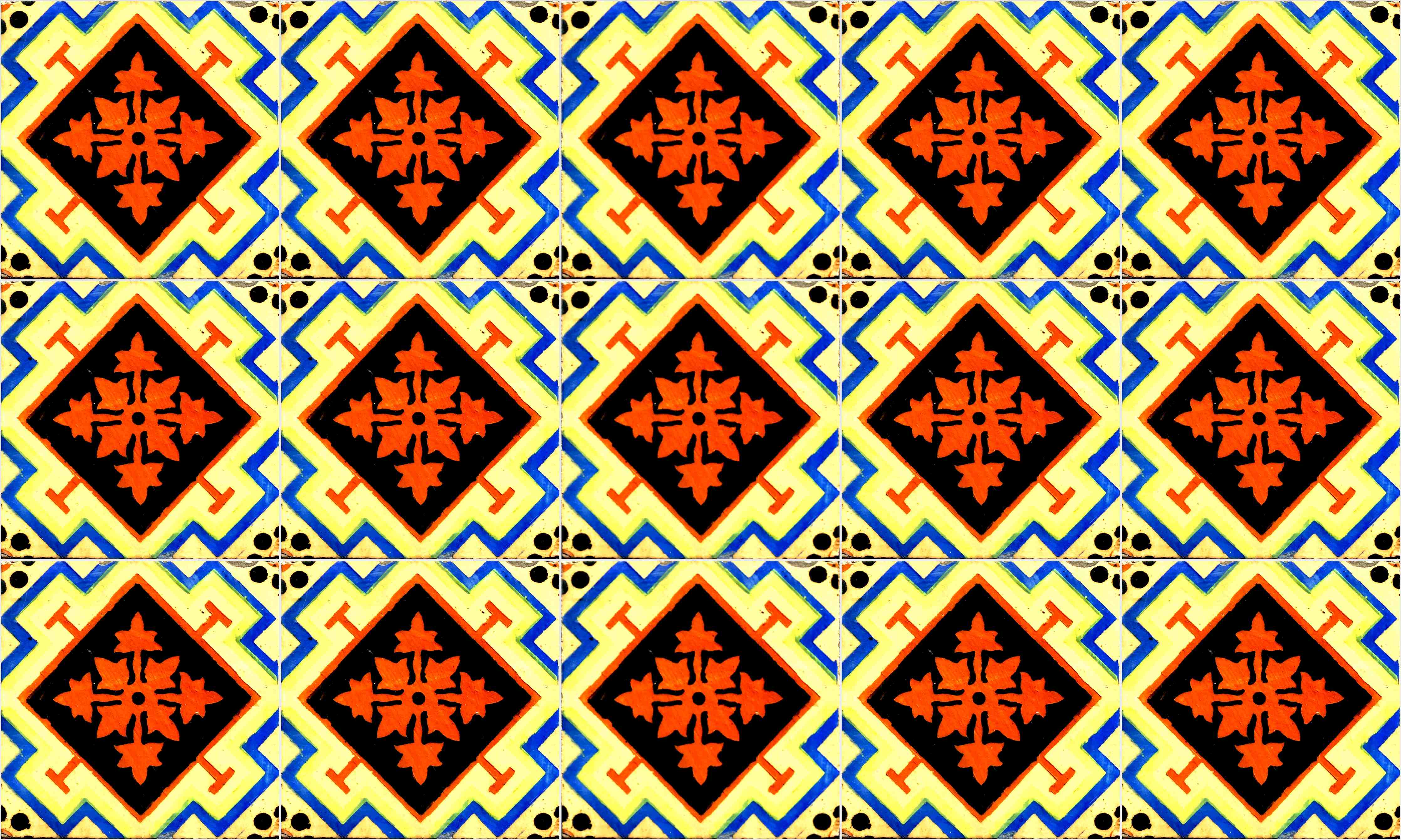 Wandverkleidung Bad-Graue Fliesen mit geometrischem Design