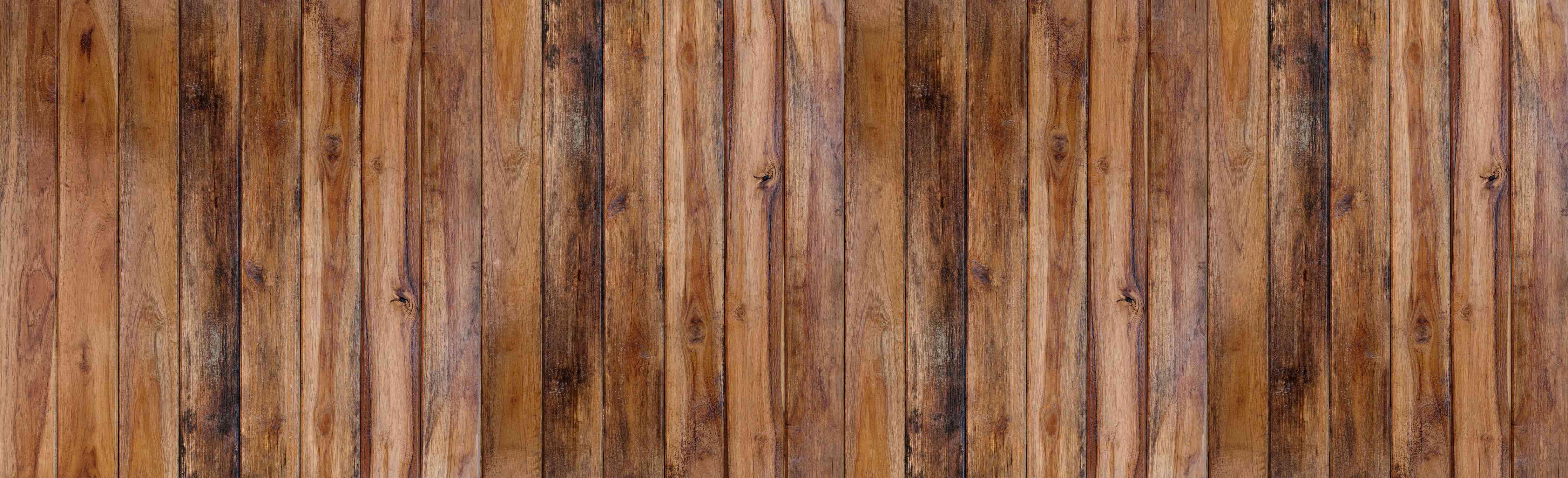 Wandverkleidung Bad-Graue Holzwand mit weißer Maserung