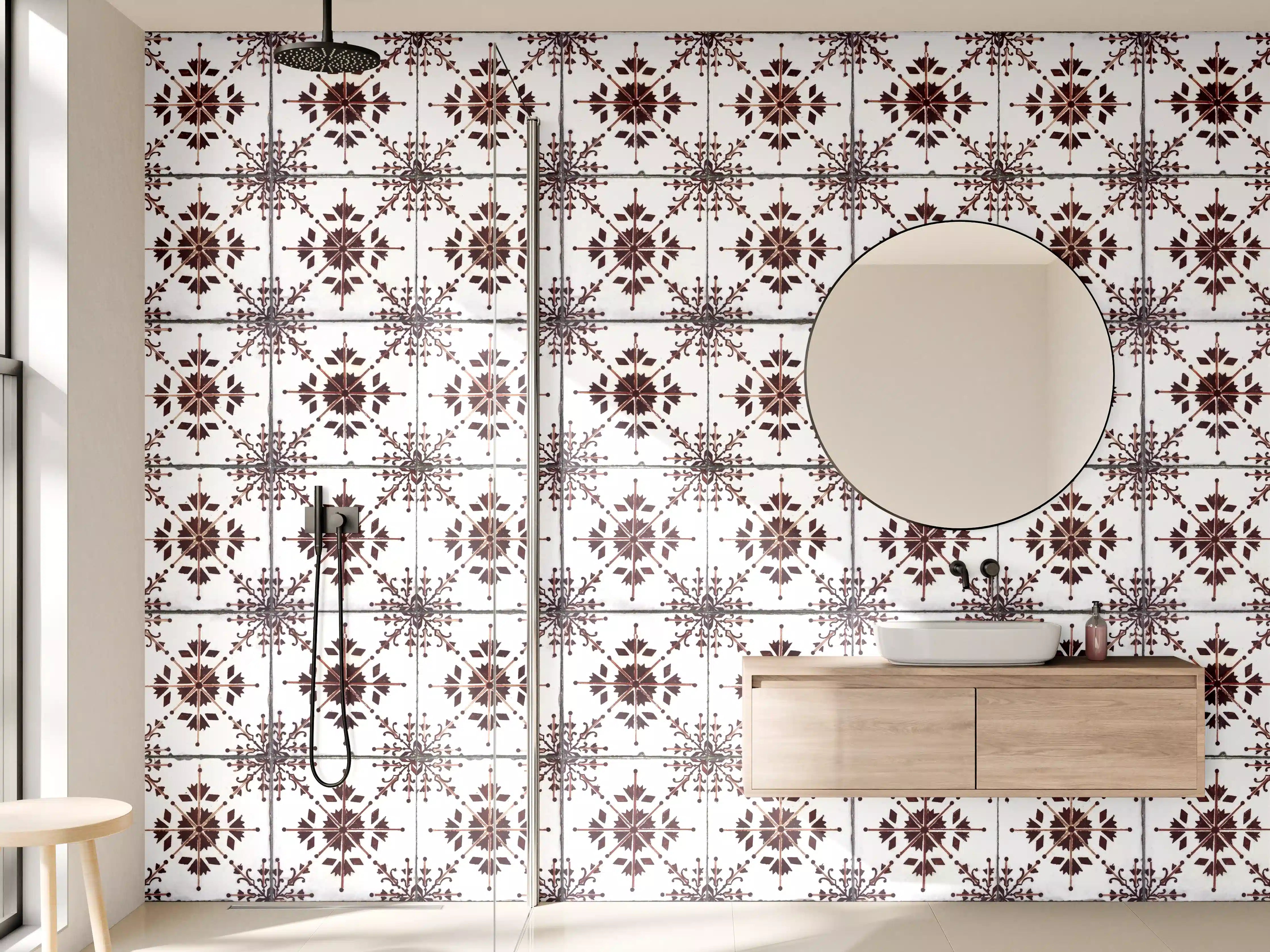 Wandverkleidung Bad - Graue Mosaikfliesen mit Blumenmuster