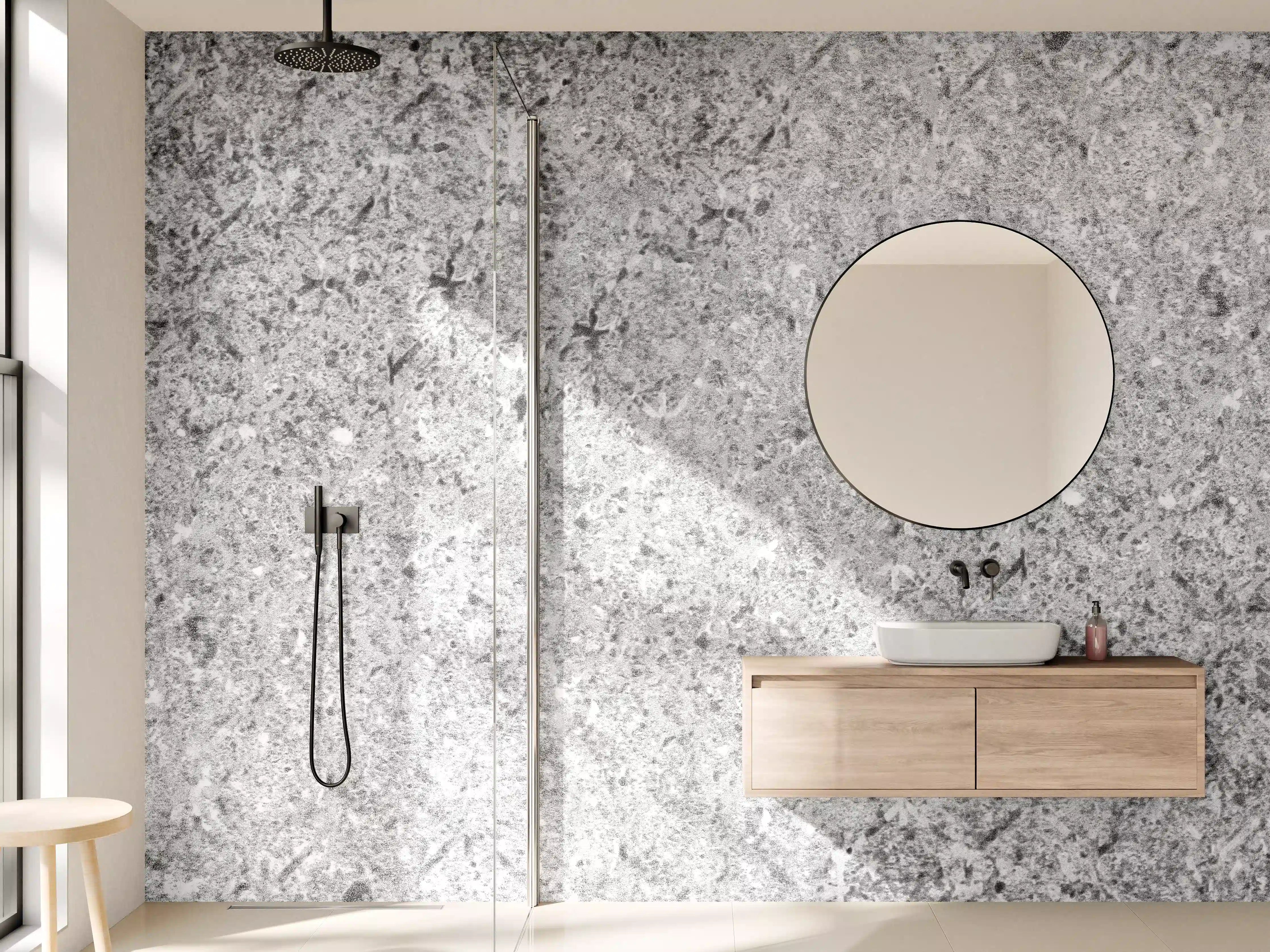 Wandverkleidung Bad - Graue schäbige Betonwand