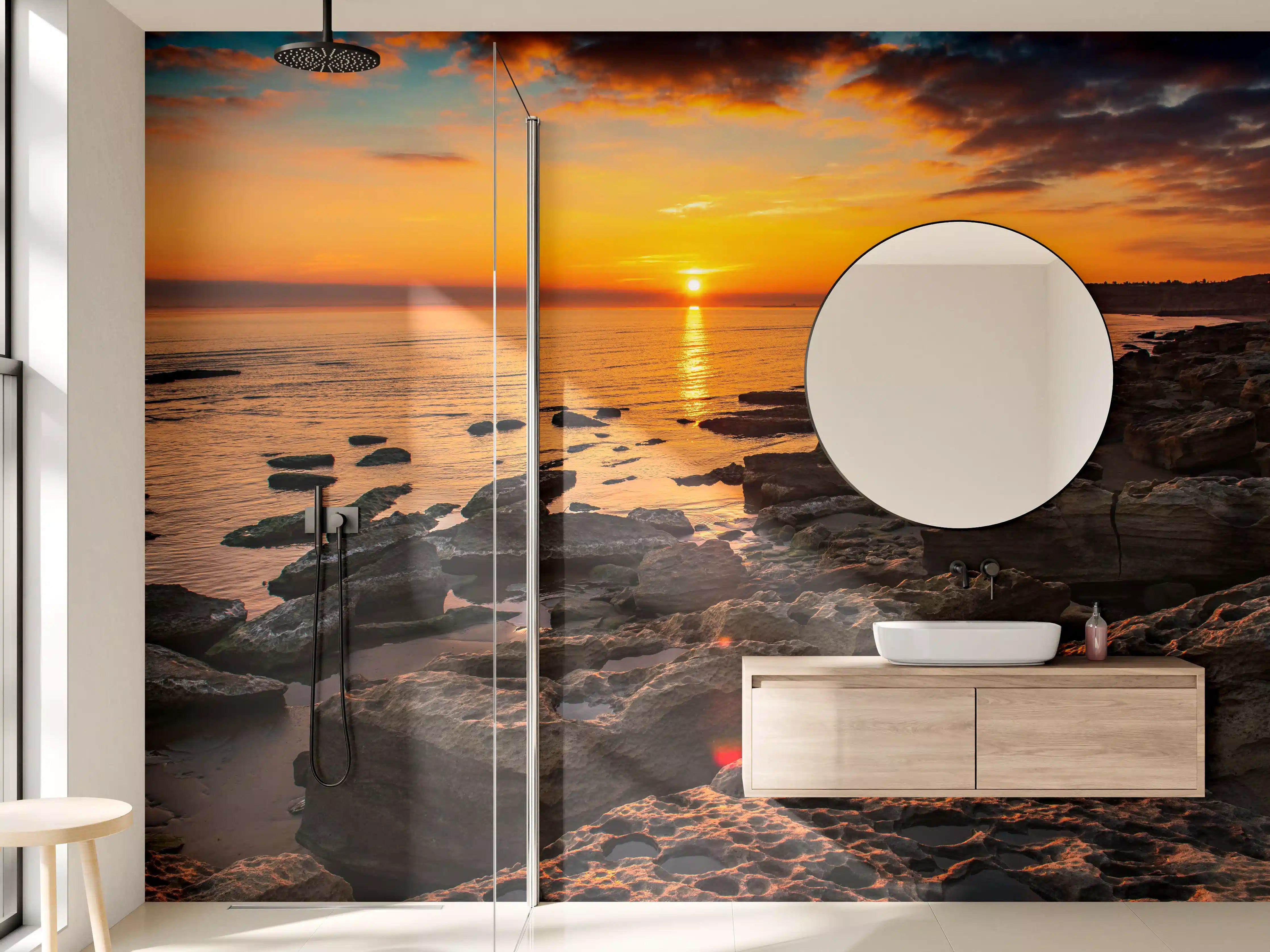 Wandverkleidung Bad - Grauer Himmel über dem stillen Meer