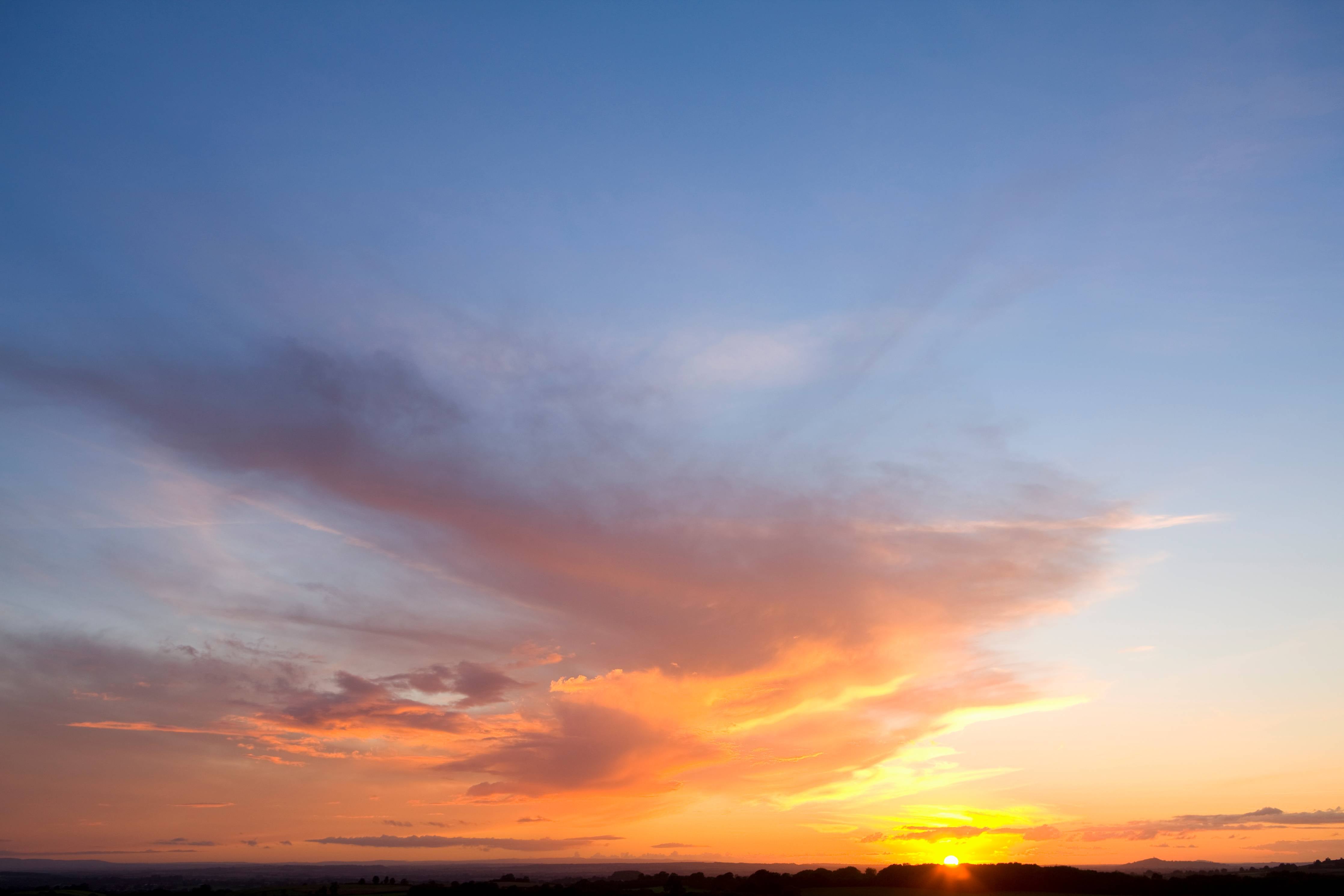 Wandverkleidung Bad-Grauer Leuchtfeuer bei Abendlicht