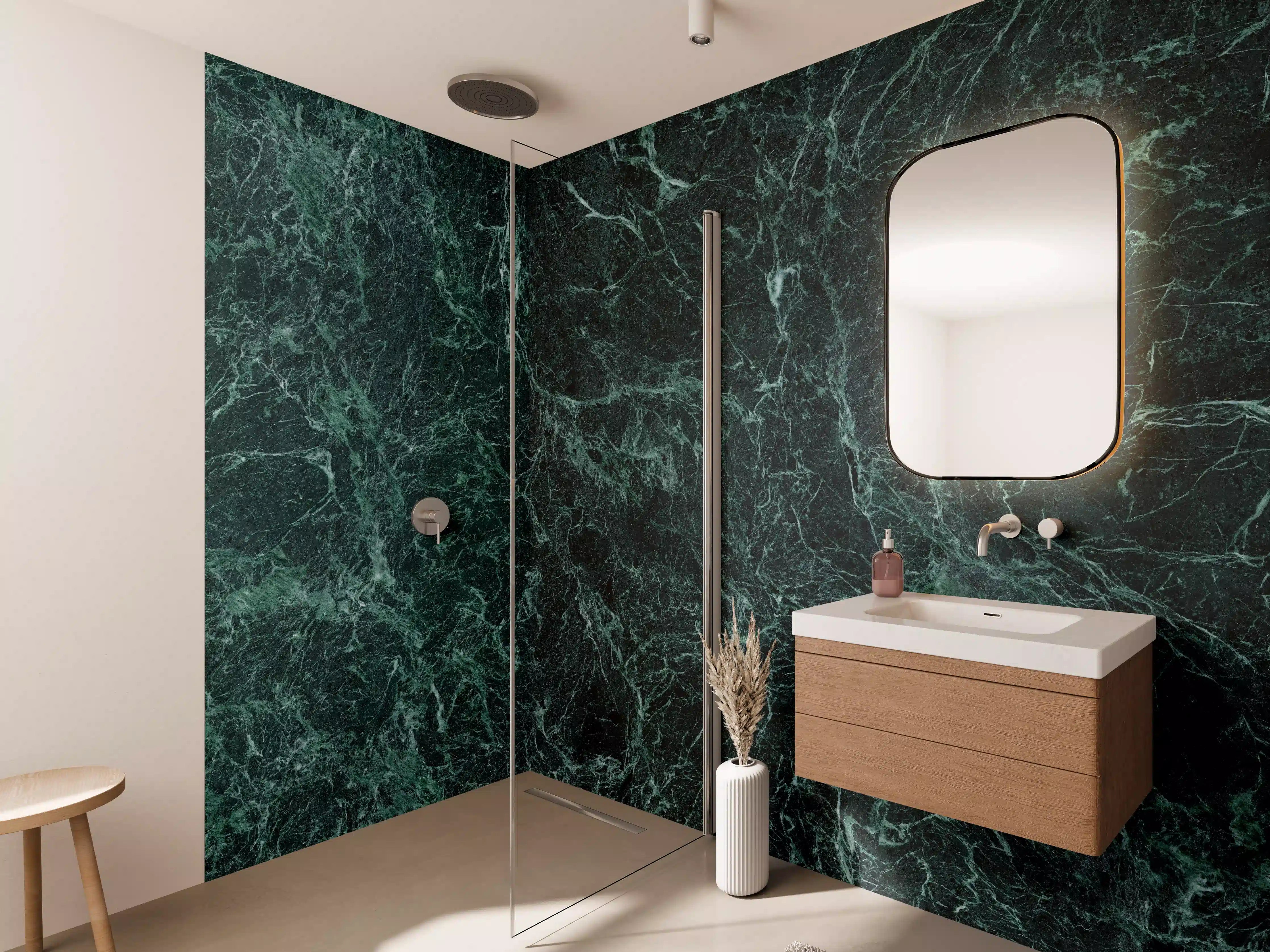 Wandverkleidung Bad - Grauer Marmor-Details