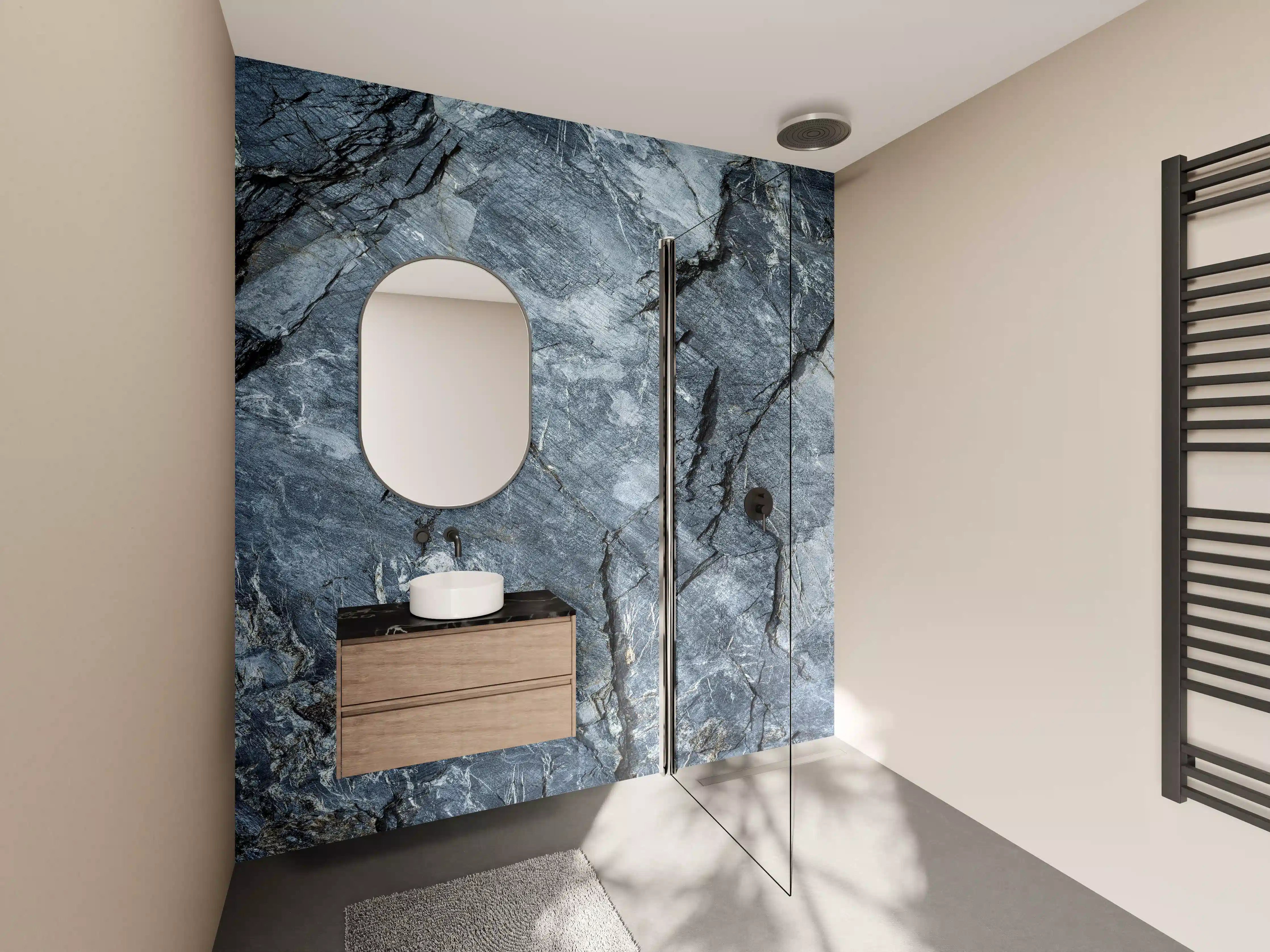 Wandverkleidung Bad - Grauer Naturstein mit dunklen Adern