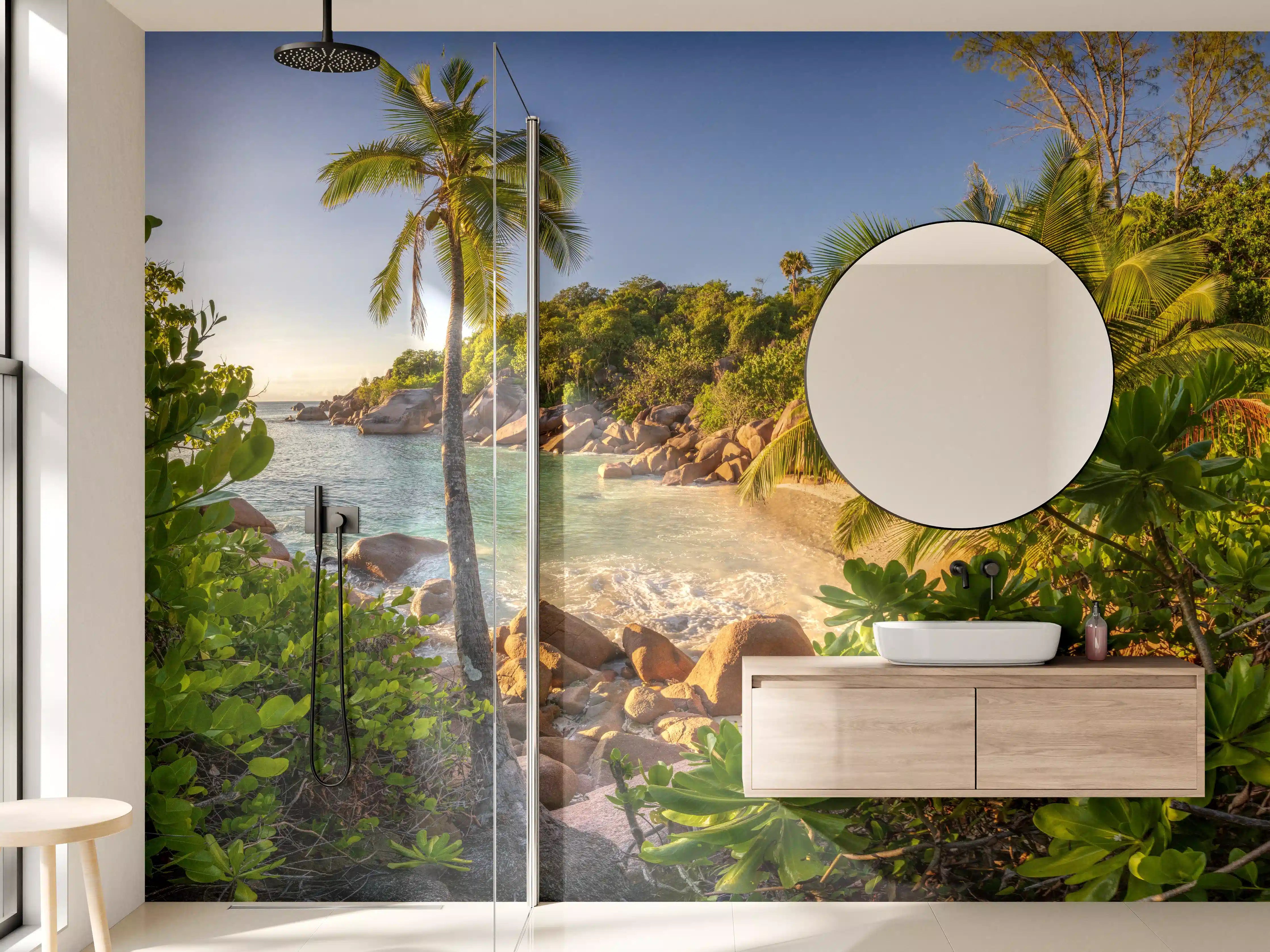 Wandverkleidung Bad - Grauer Sandstrand mit Palmen