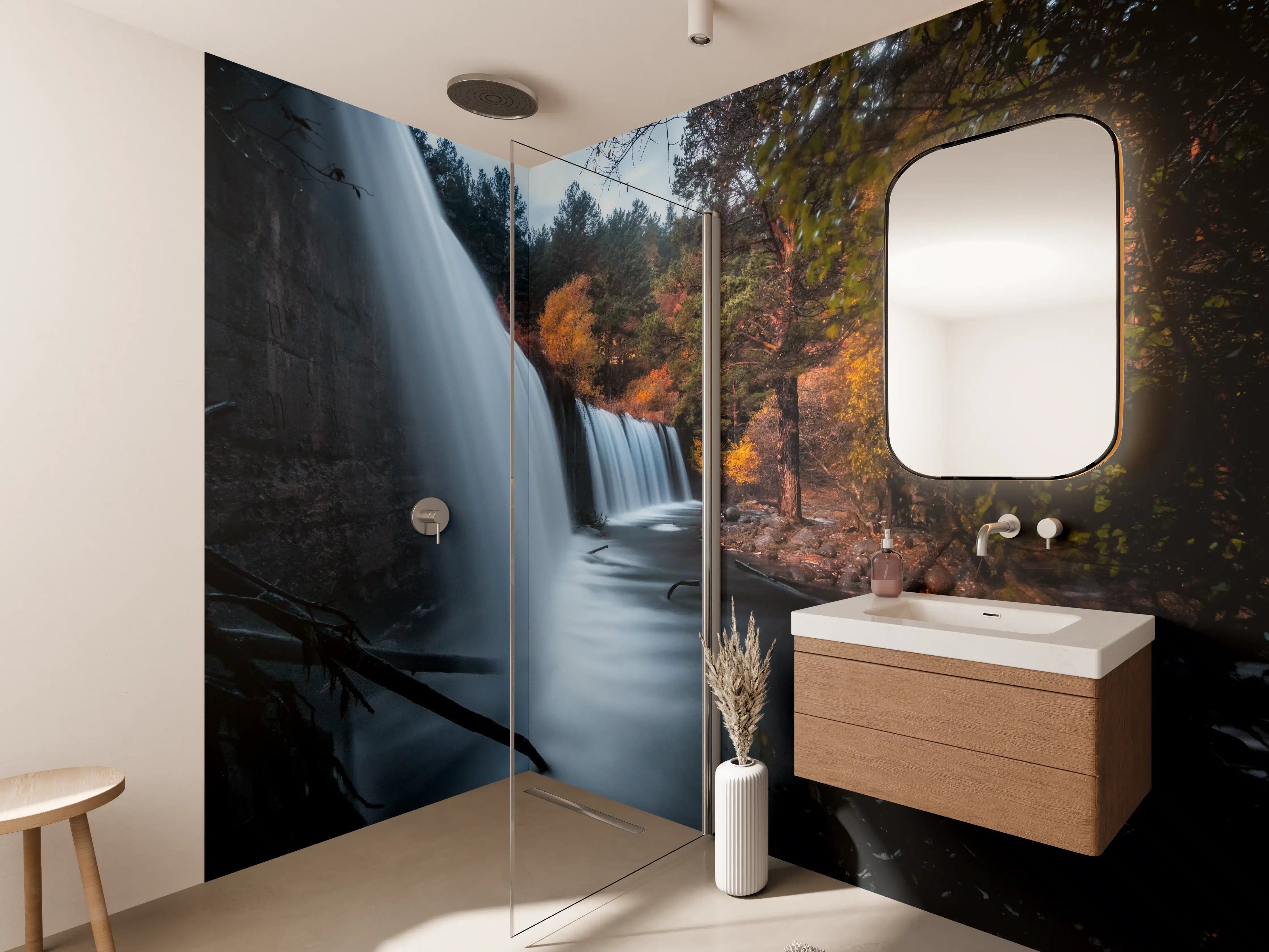 Wandverkleidung Bad - Grauer Wasserfall im Waldeslicht