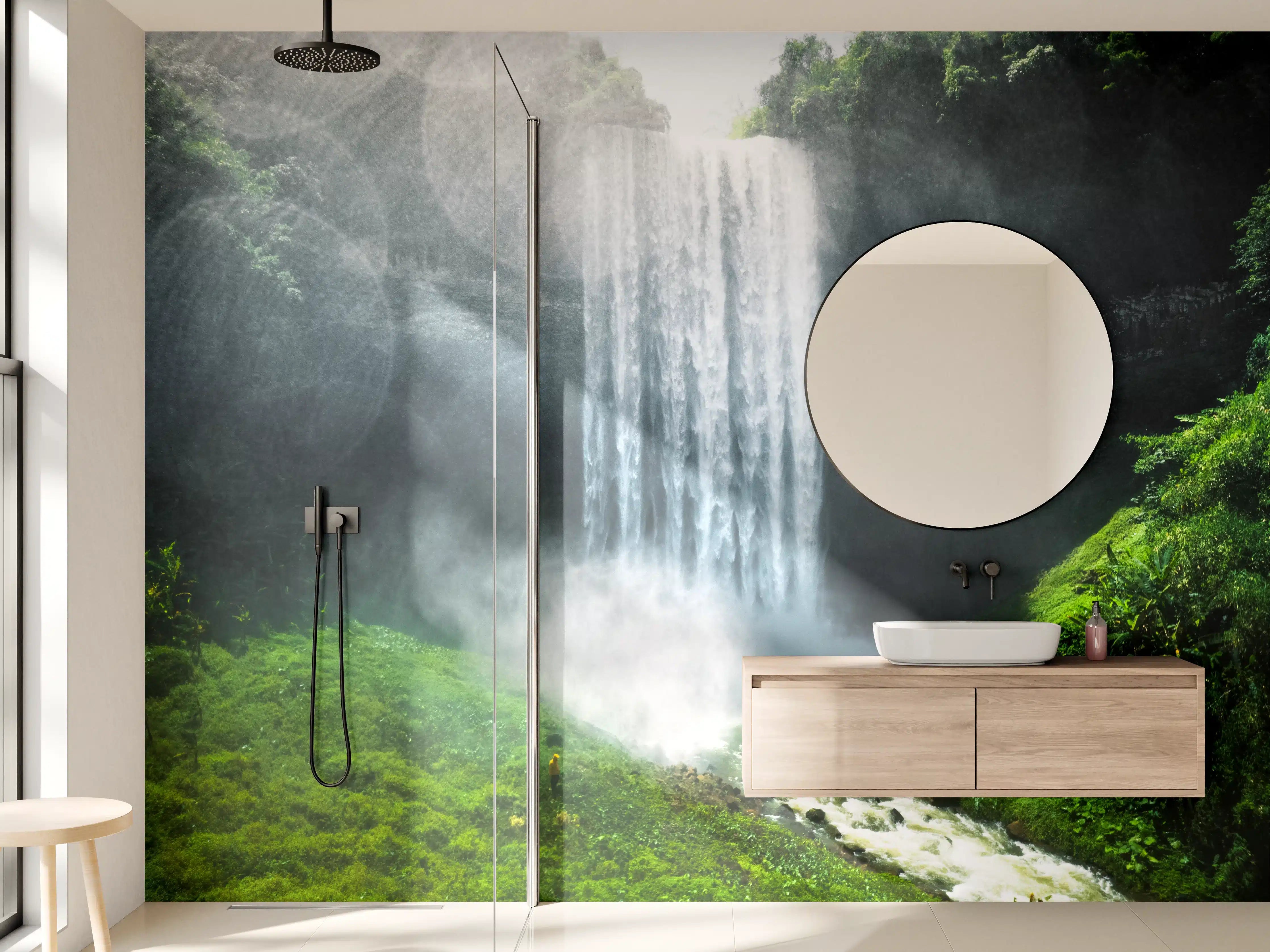 Wandverkleidung Bad - Grauer Wasserfall im grünen Wald