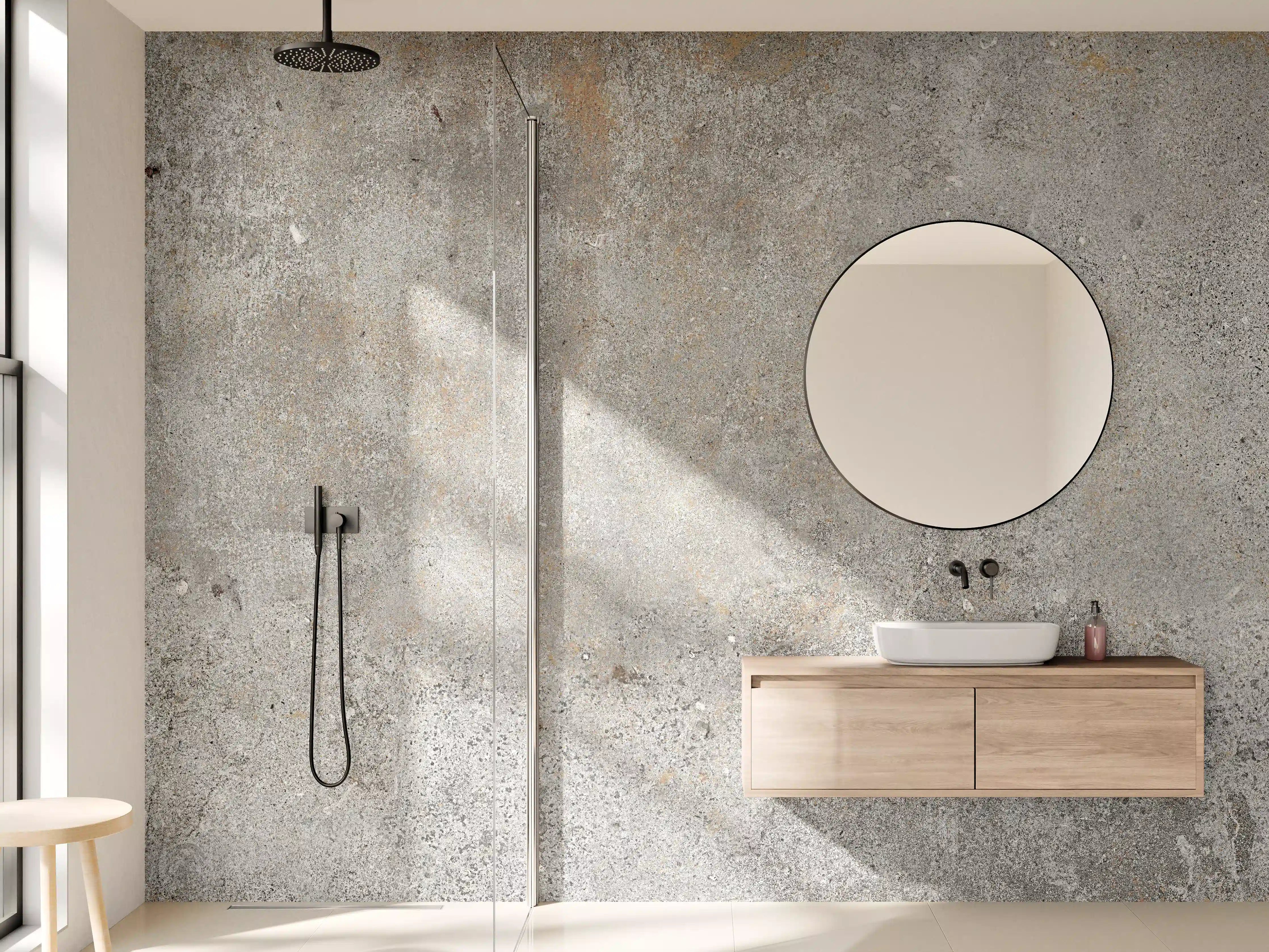 Wandverkleidung Bad - Grauer rustikaler Beton