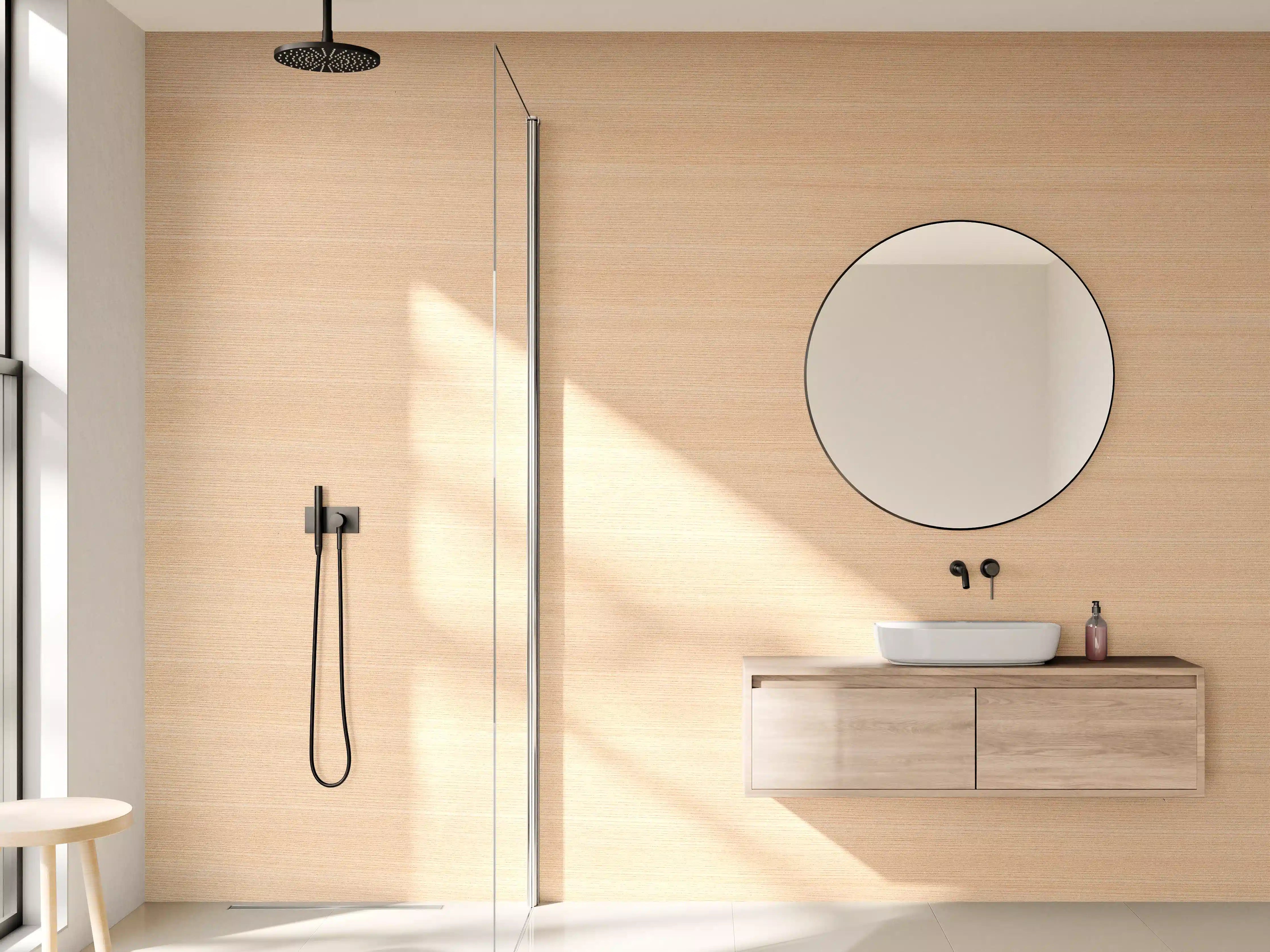 Wandverkleidung Bad - Graues Holzdesign mit zarter Maserung