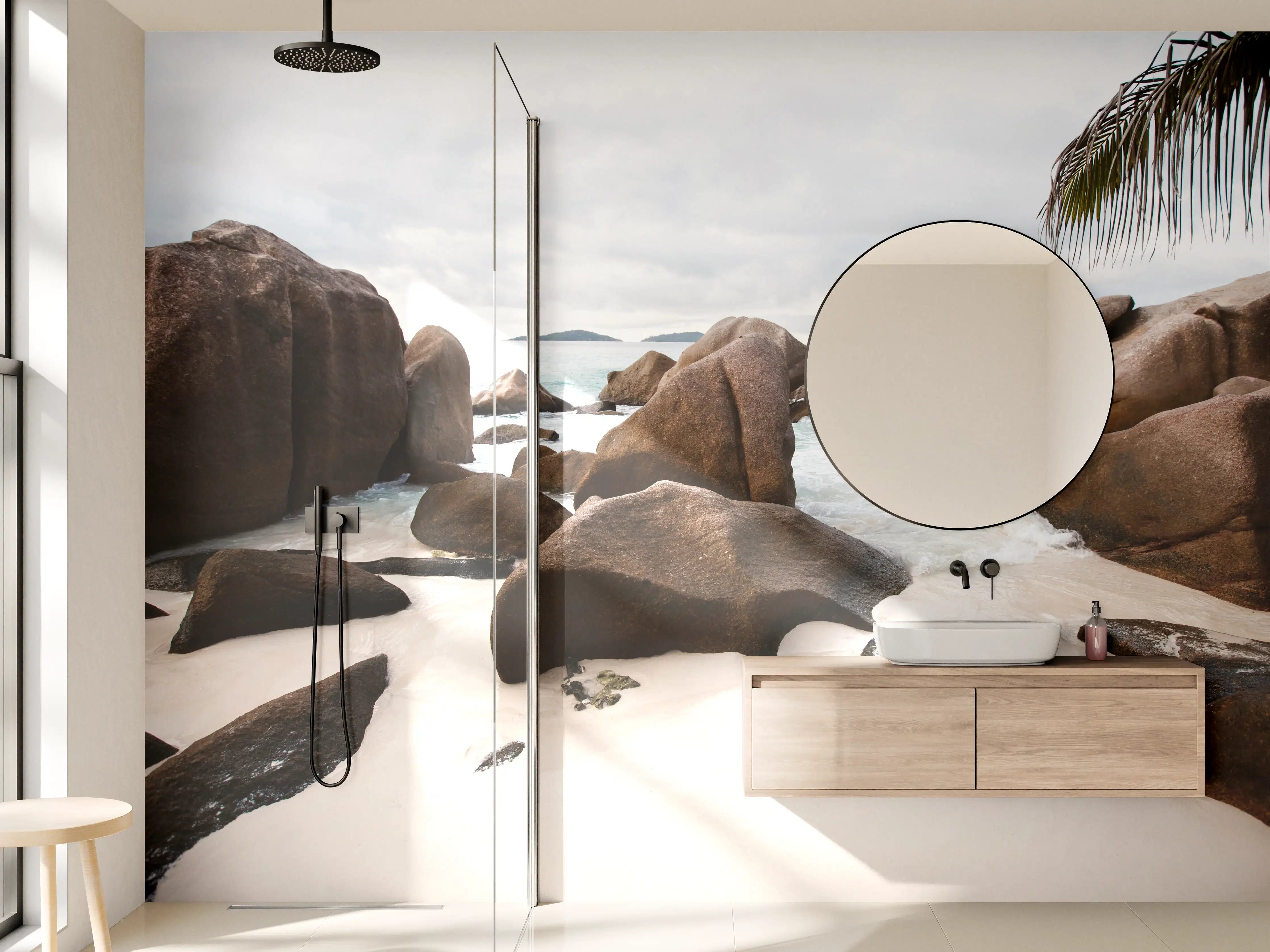 Wandverkleidung Bad - Graues Meer und Palmenstrand