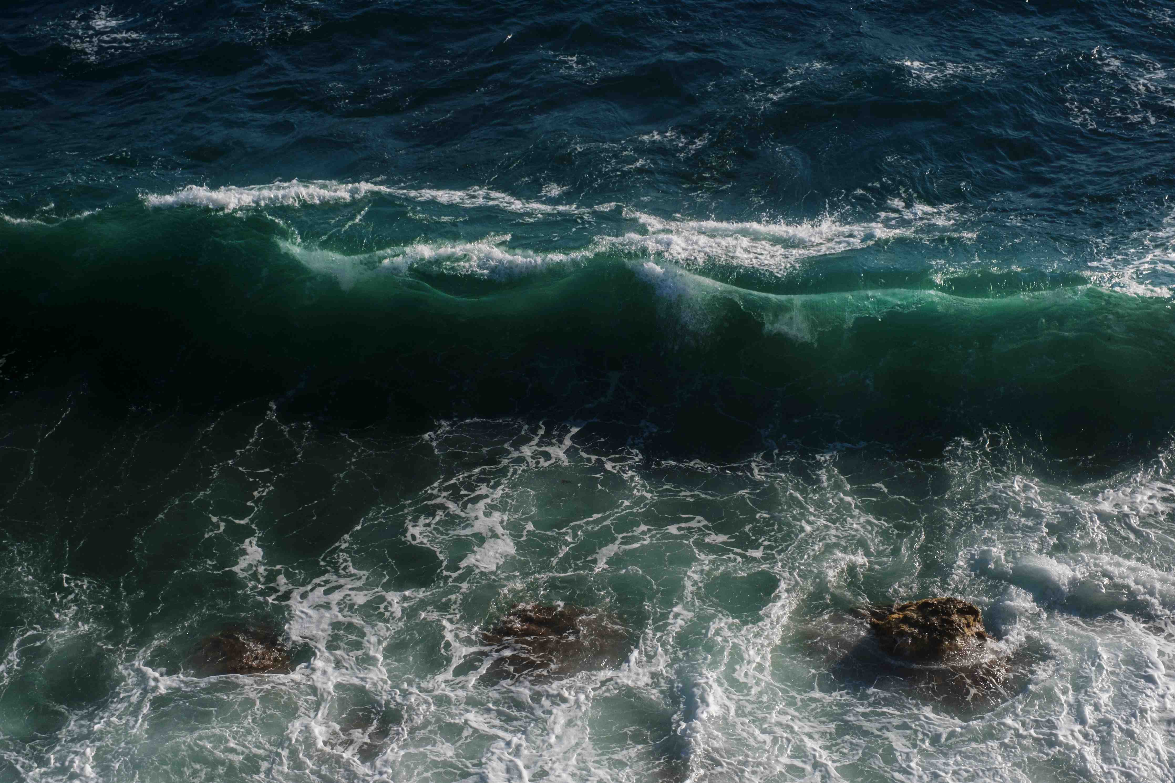 Wandverkleidung Bad-Grauhaarige Meereswogen