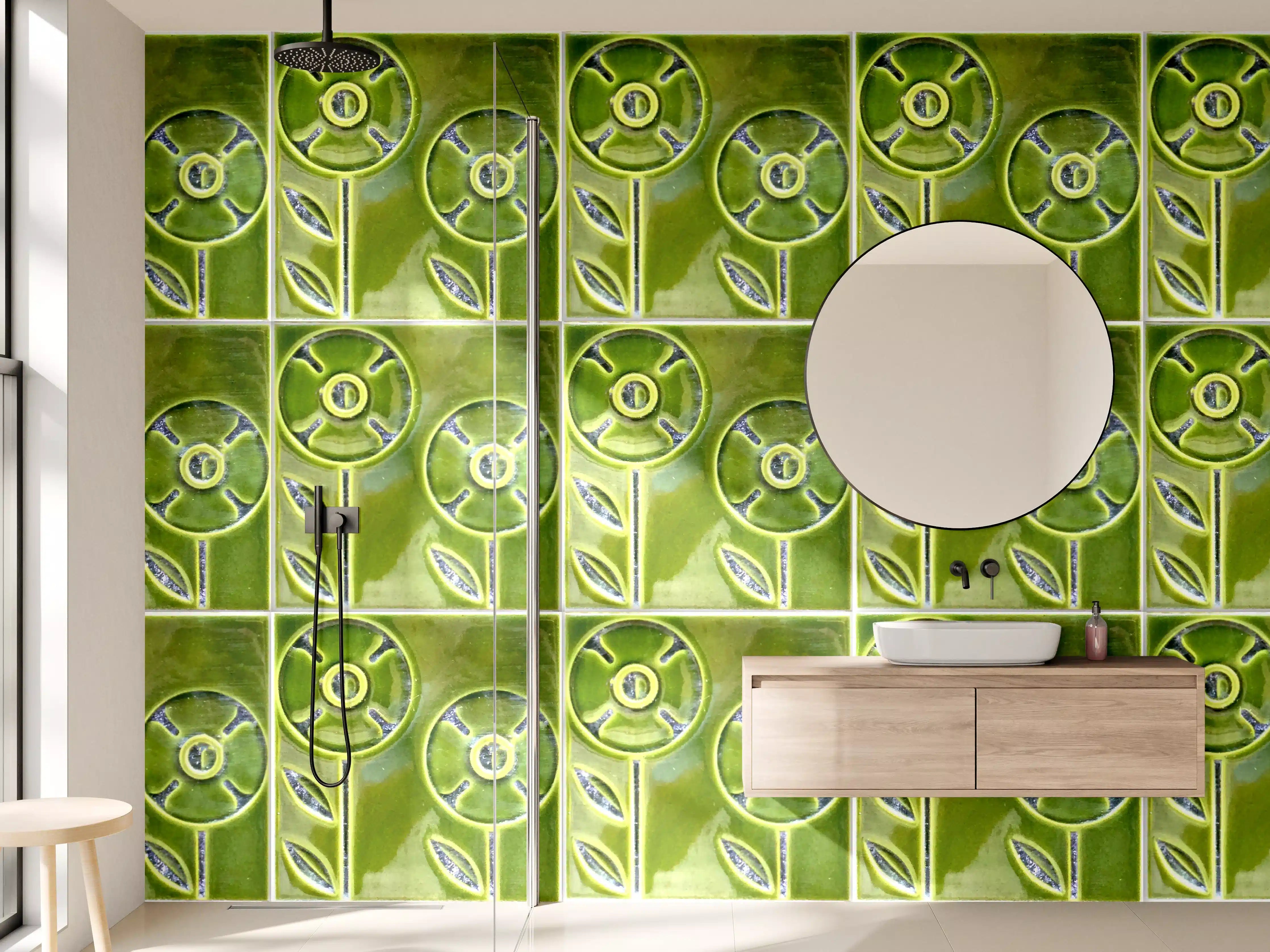 Wandverkleidung Bad - Grüne, blumenartige Fliesen im Muster