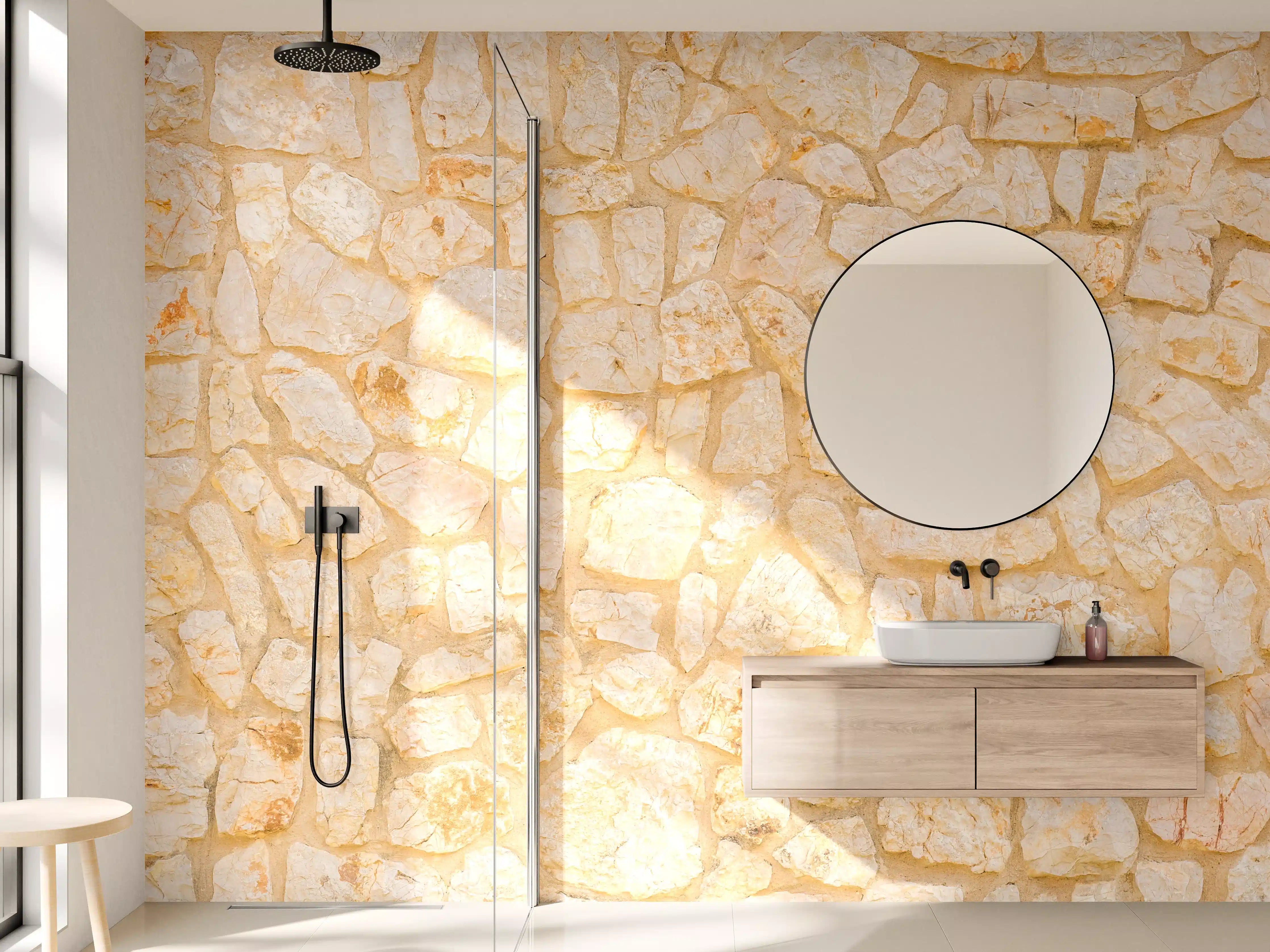 Wandverkleidung Bad - Helle Steinwand mit warmen Tönen