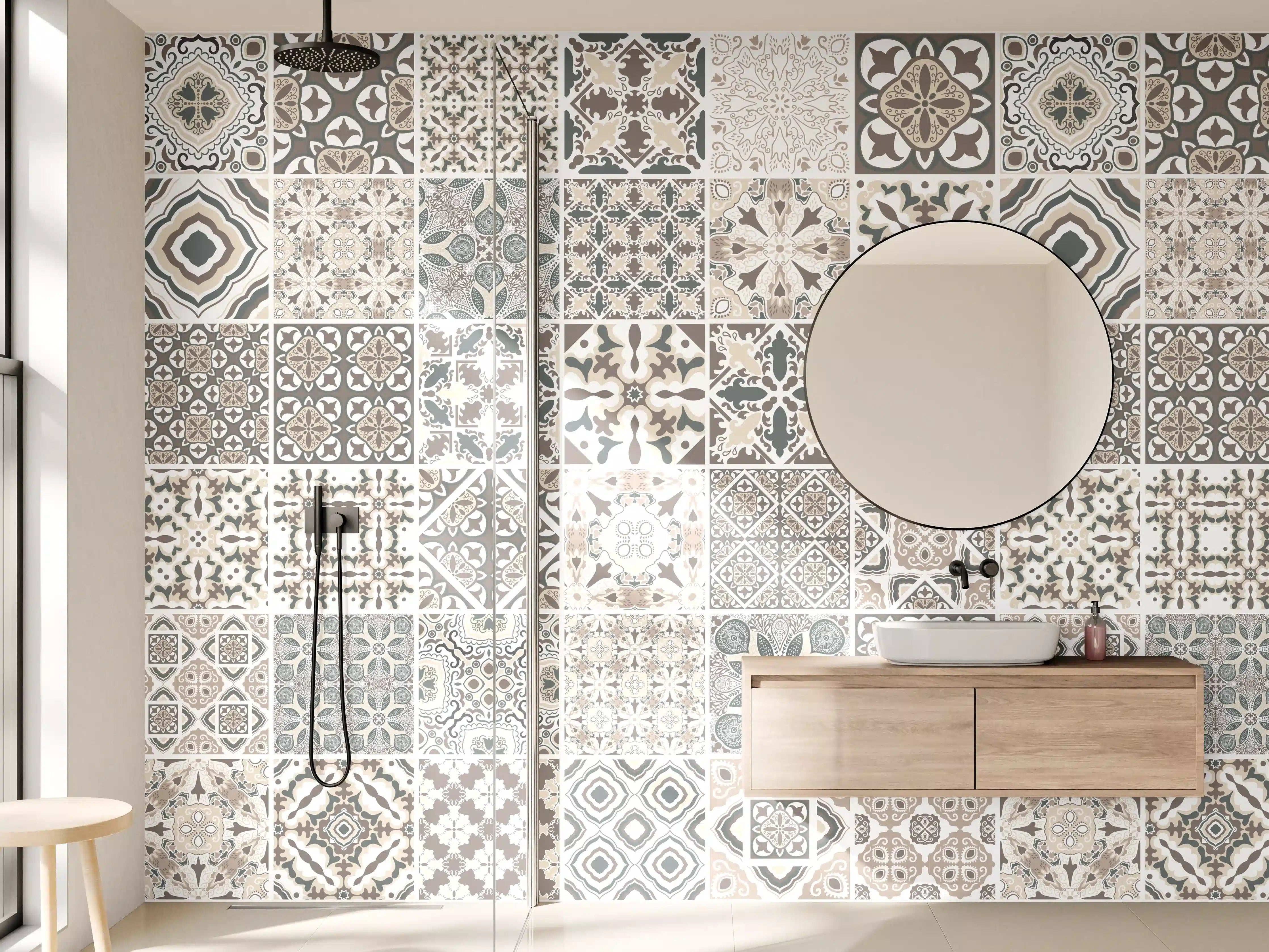 Wandverkleidung Bad - Helles Fliesenmuster mit Vintage-Charme