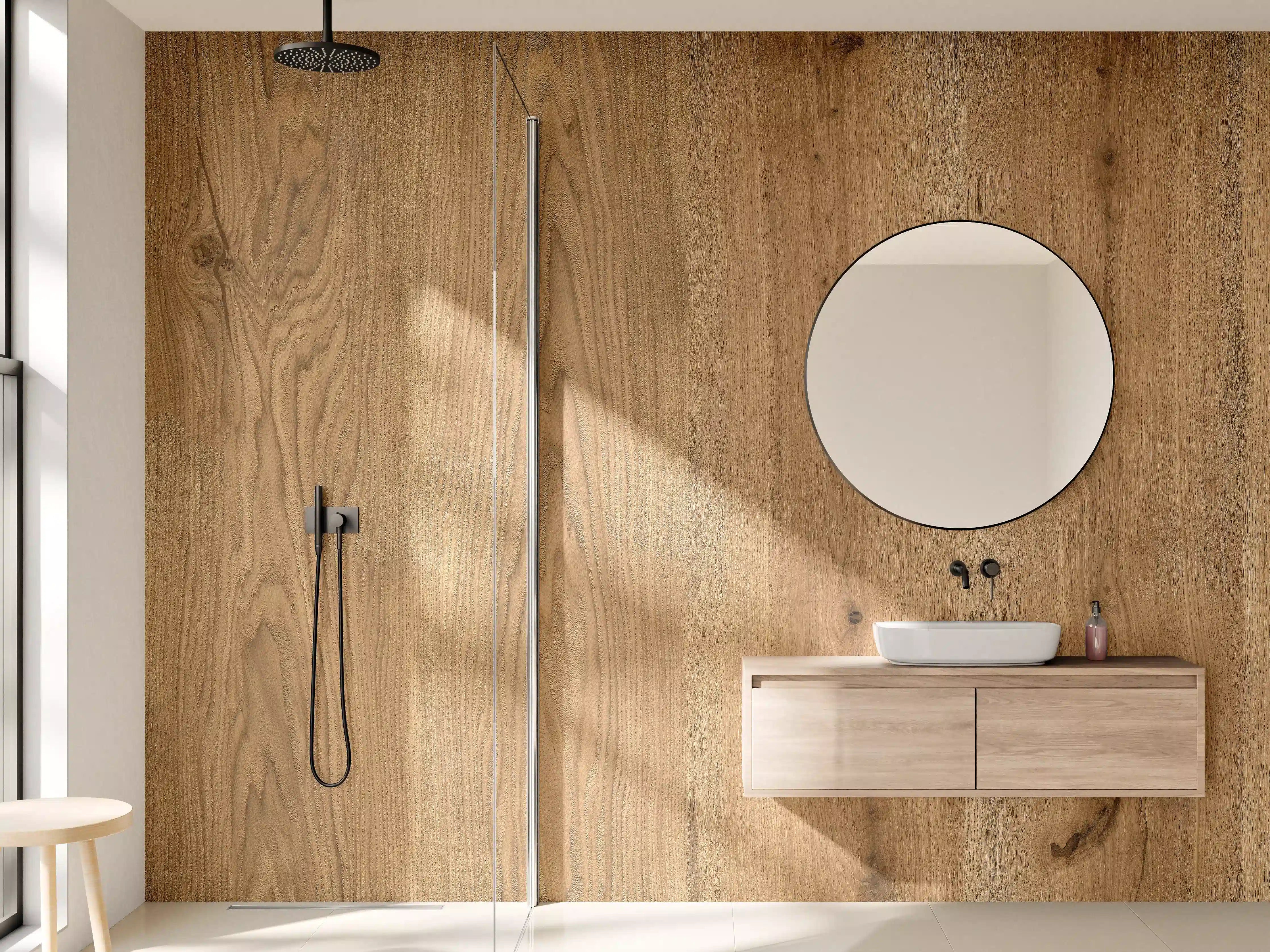 Wandverkleidung Bad - Helles Holz mit Graufinish