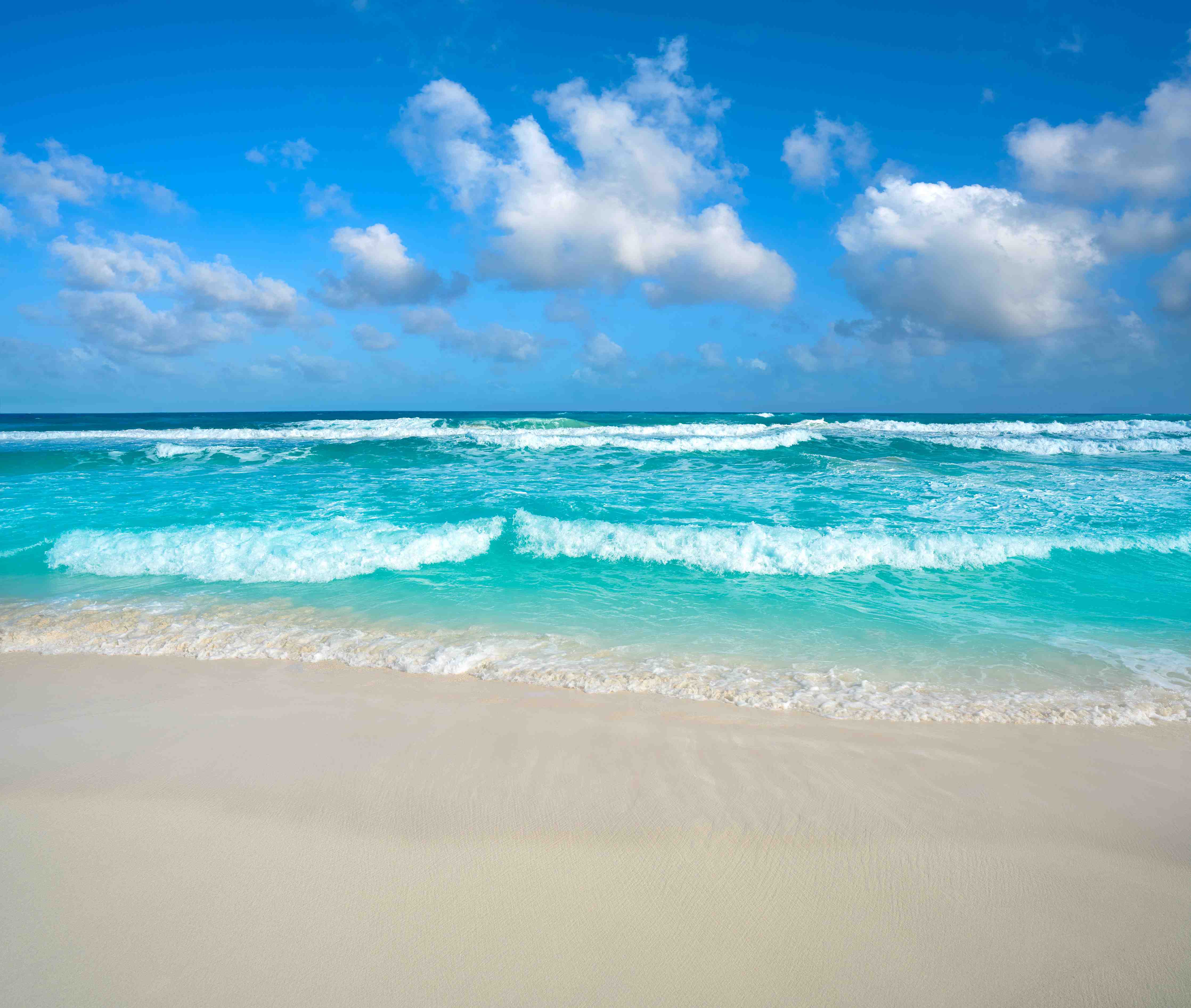 Wandverkleidung Bad-Himmel und Meer in Blau- und Weißtönen