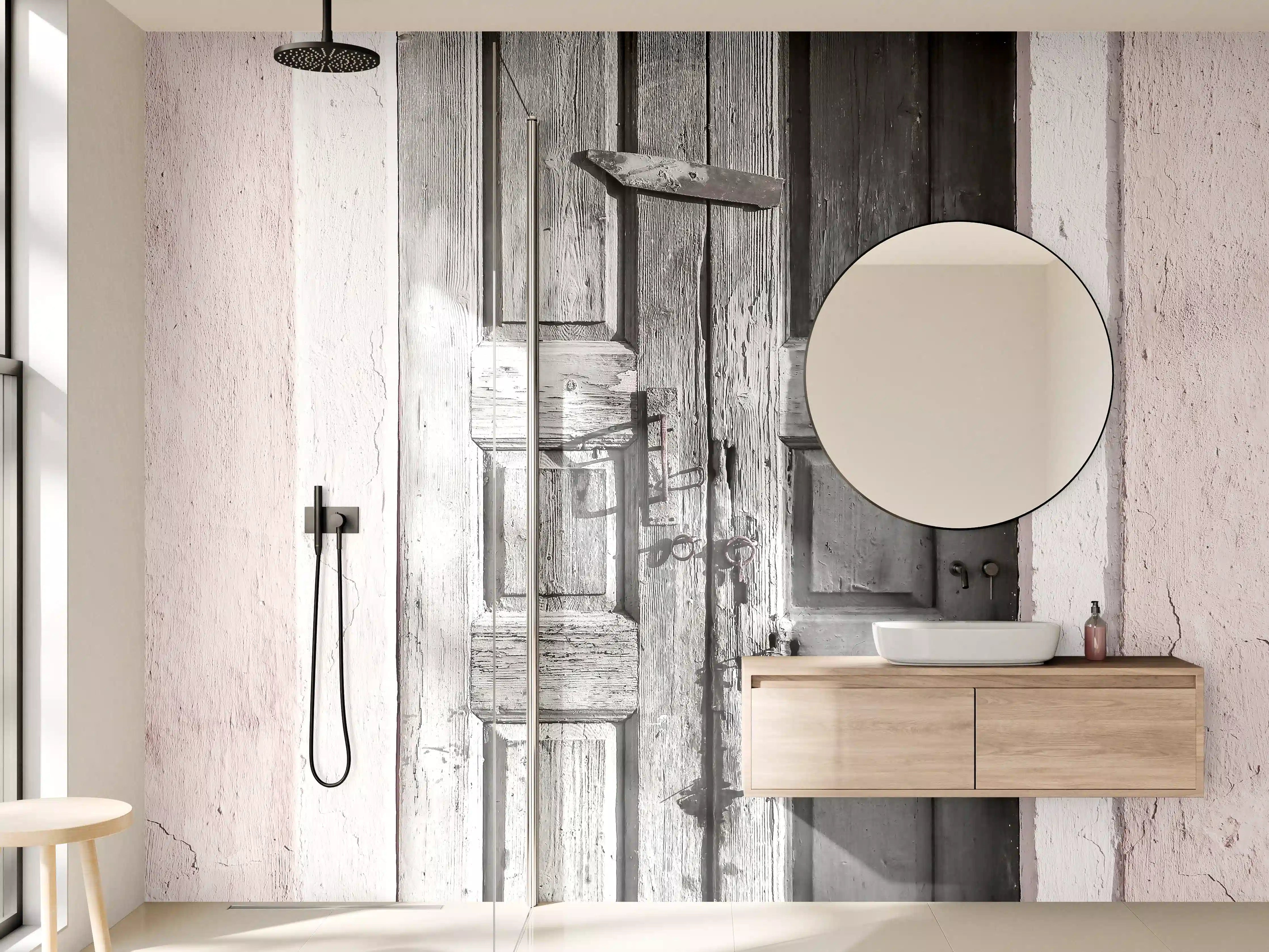 Wandverkleidung Bad - Historische Tür